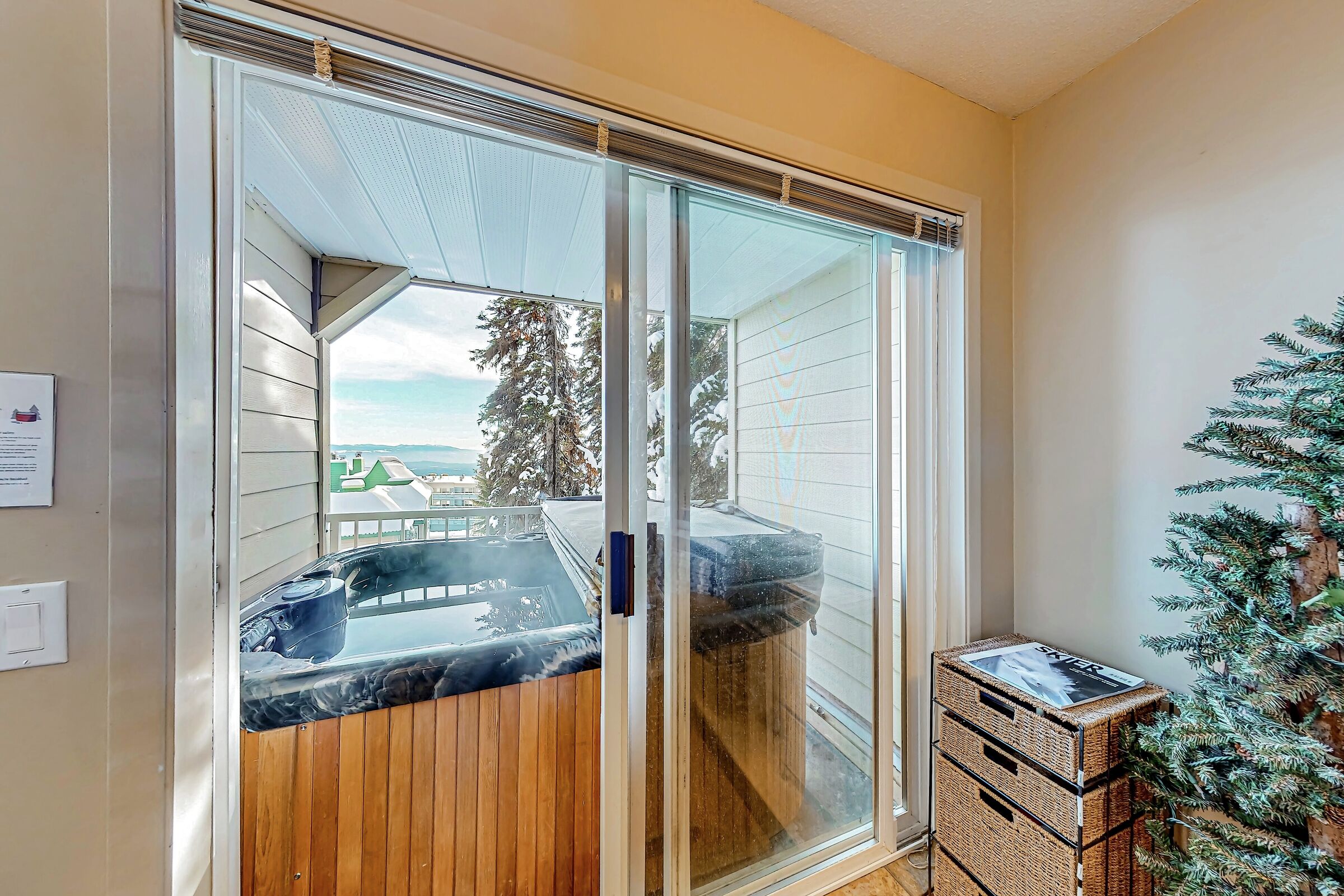 Balcony with Hot Tub