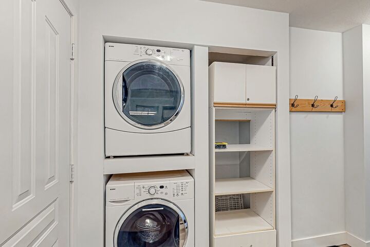 Mud Room with Laundry