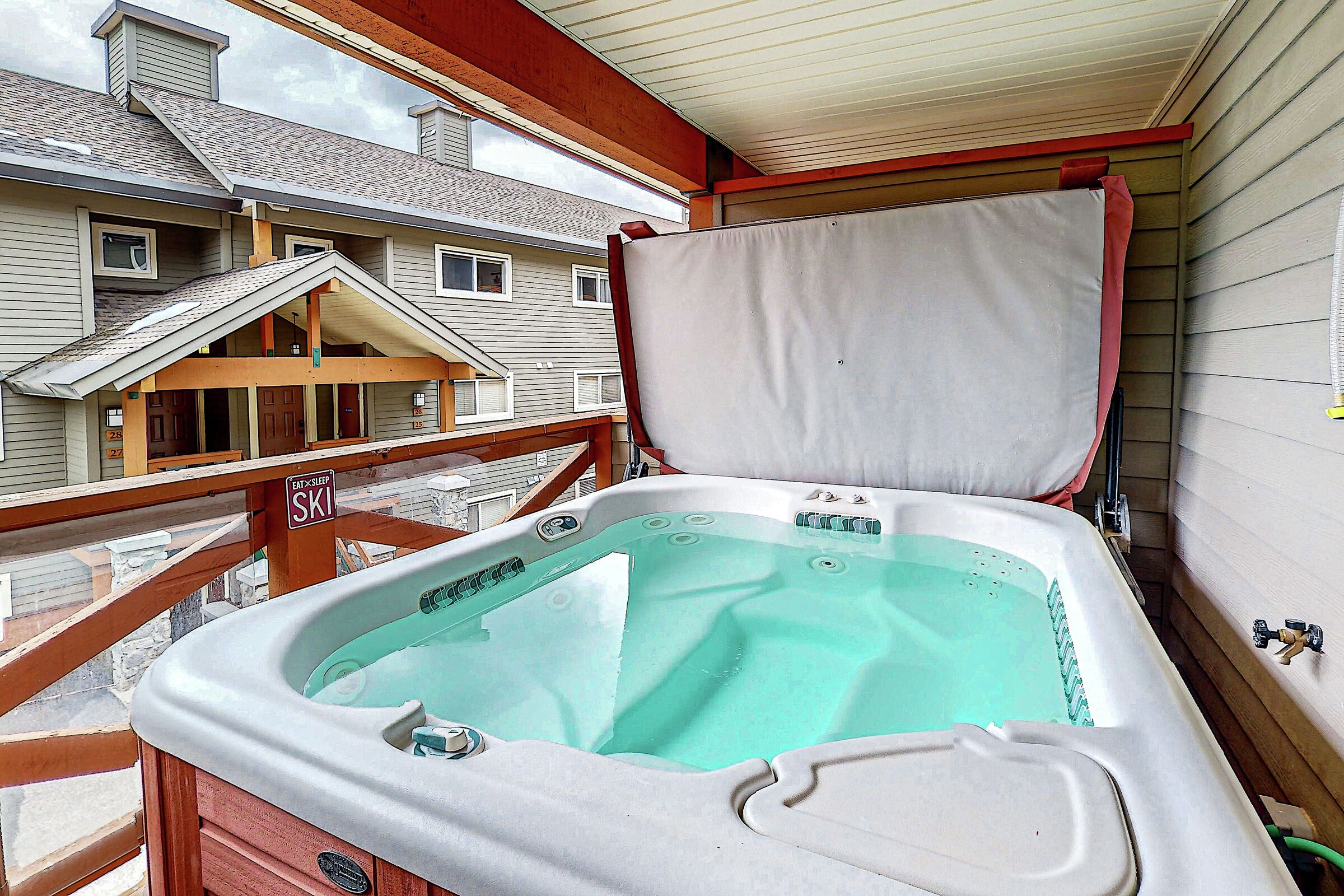 Balcony with Hot Tub