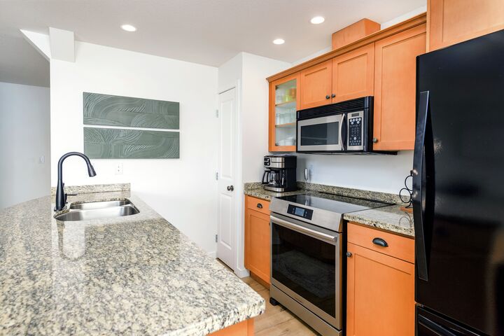 #38 - Wintergreen Retreat - Kitchen