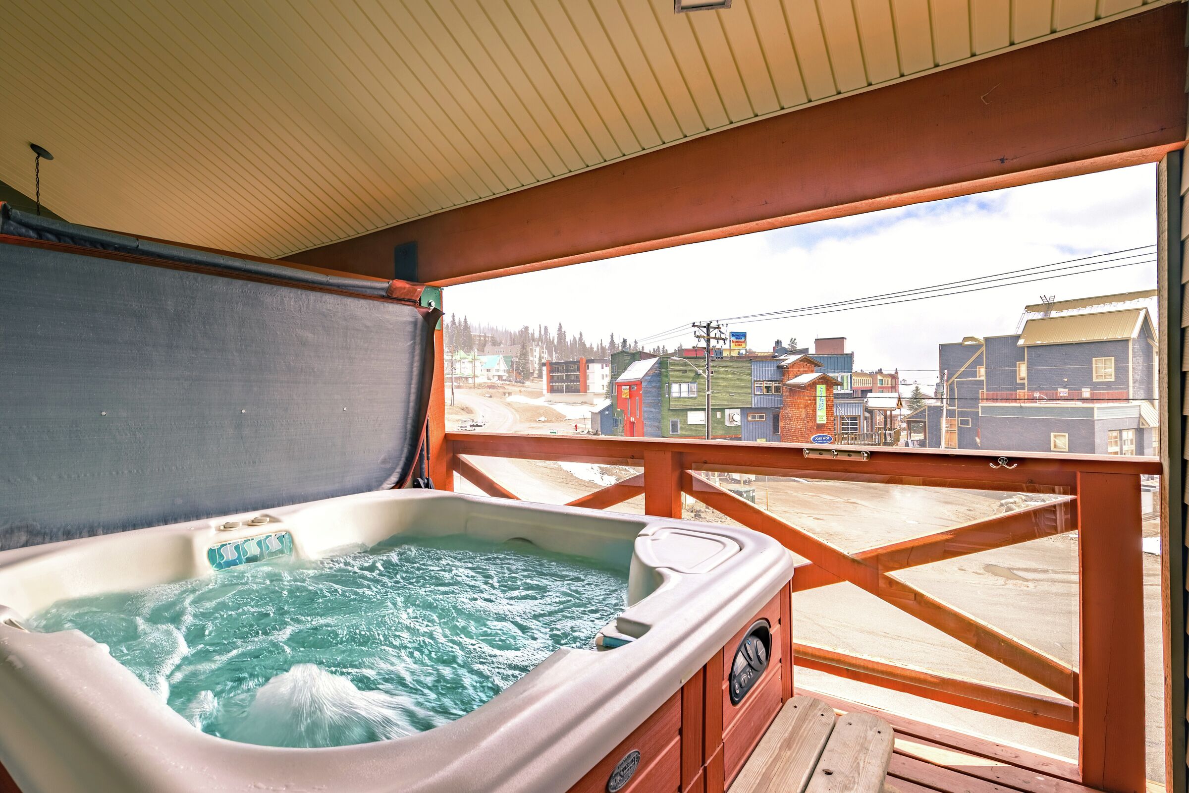Balcony with Hot Tub
