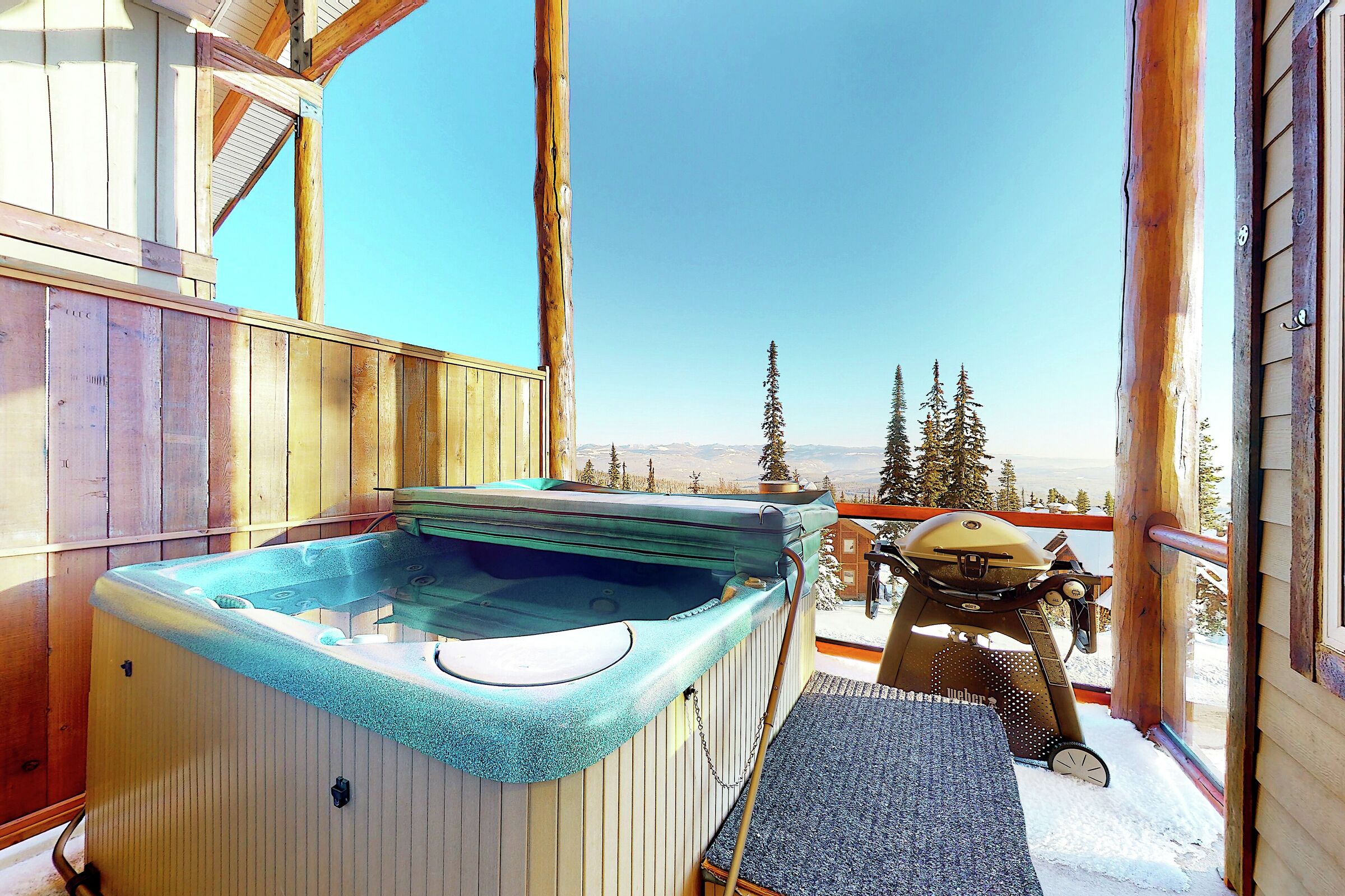 Balcony with Hot Tub