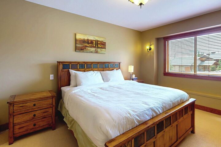 3 Bdrm + Loft & Den HT - Master Bedroom