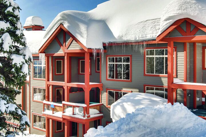Snowbanks Exterior