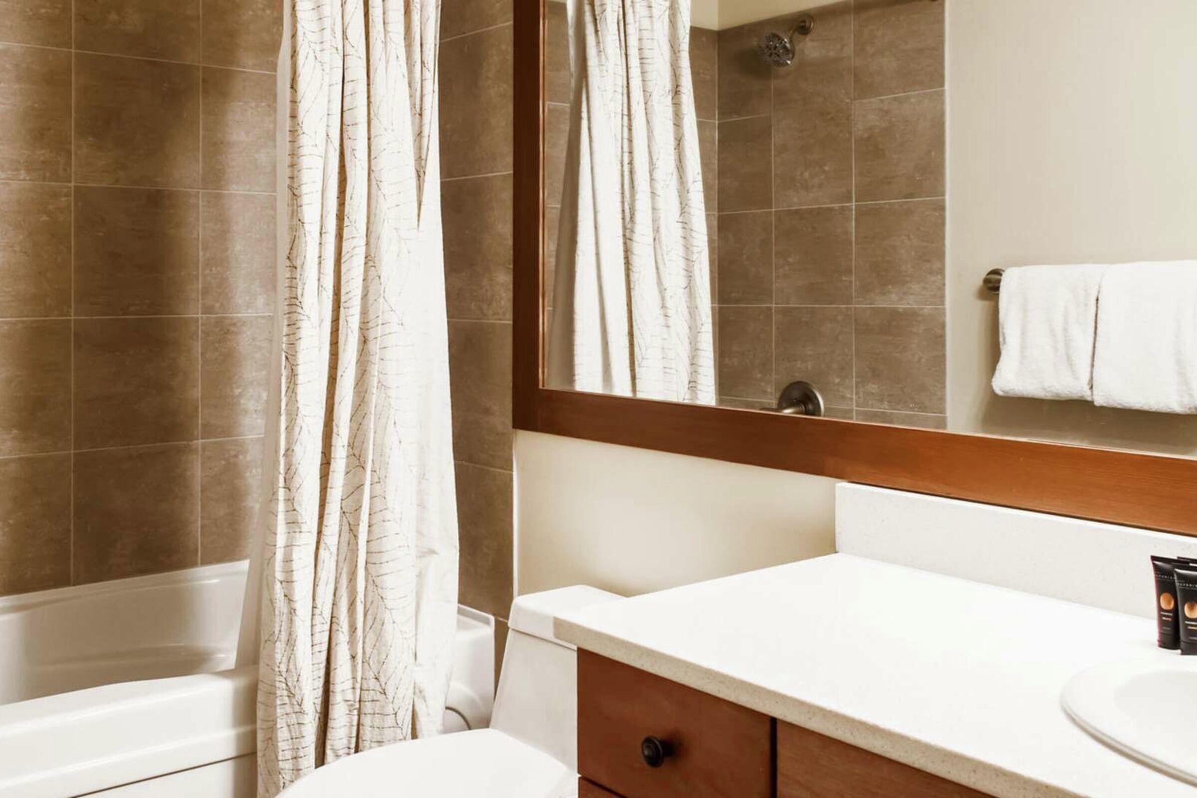 A205 - Master Ensuite Bathroom