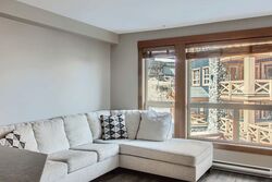 B208 - Living Room