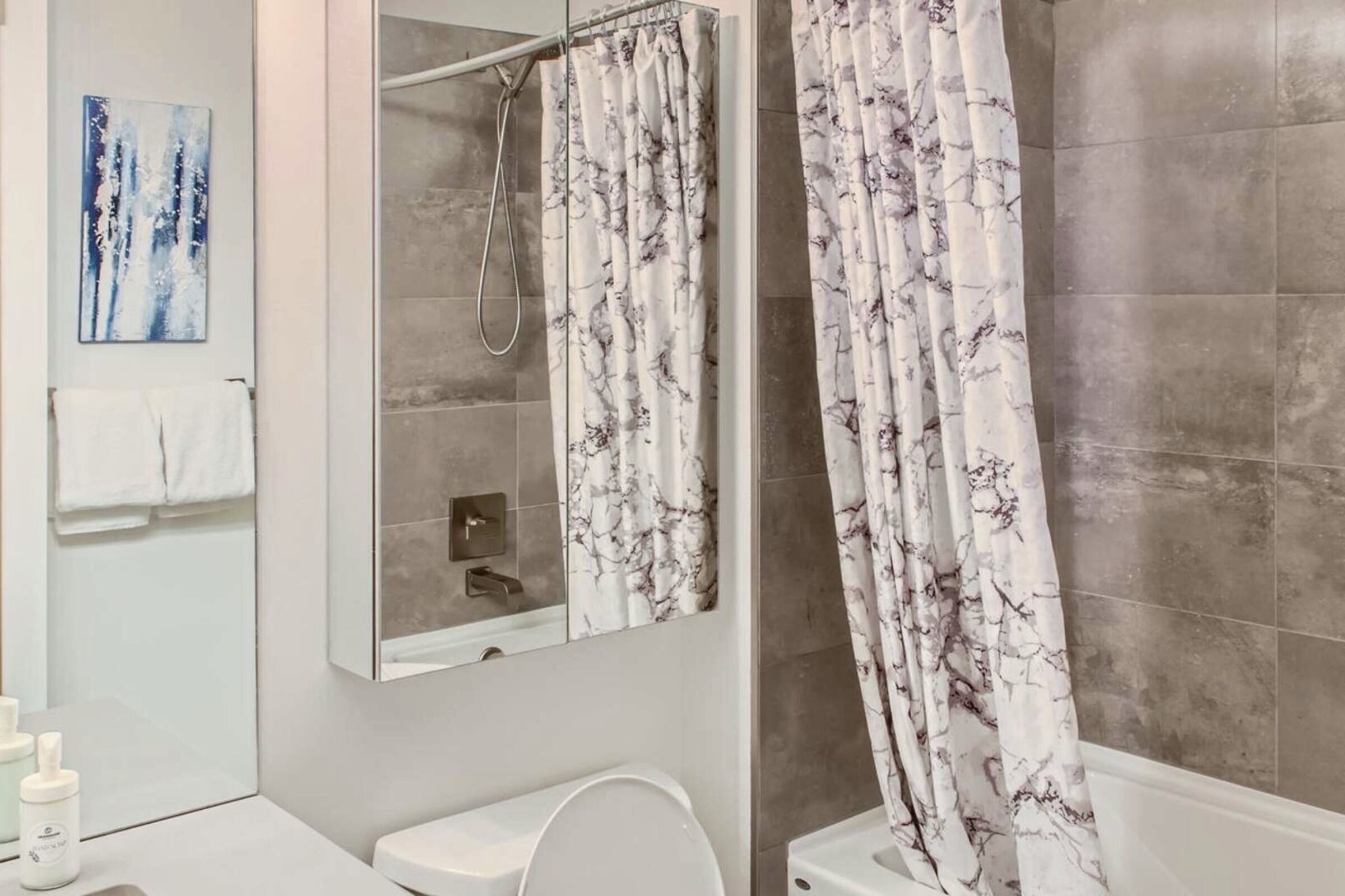 B408 - Master Ensuite Bathroom
