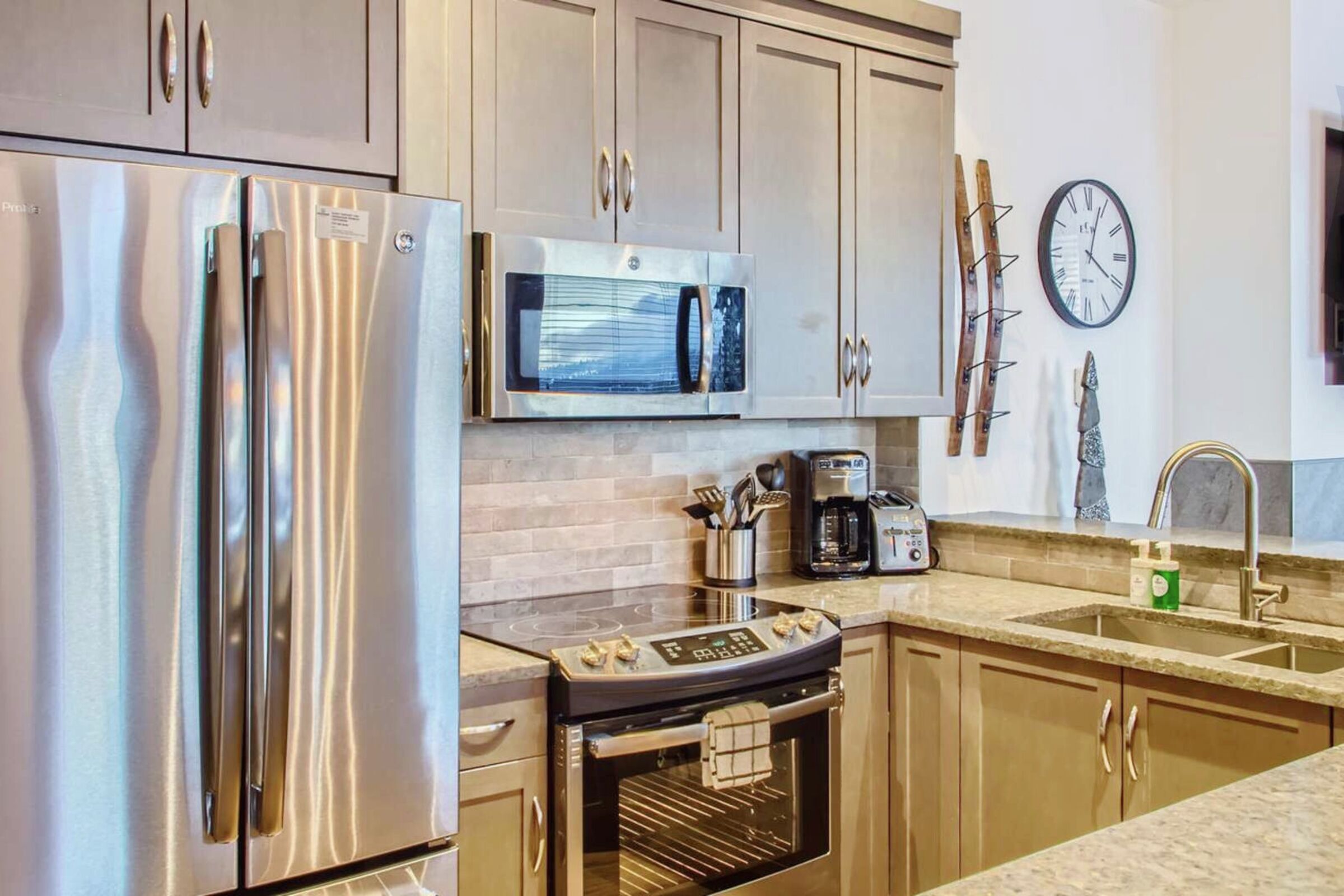 B408 - Kitchen
