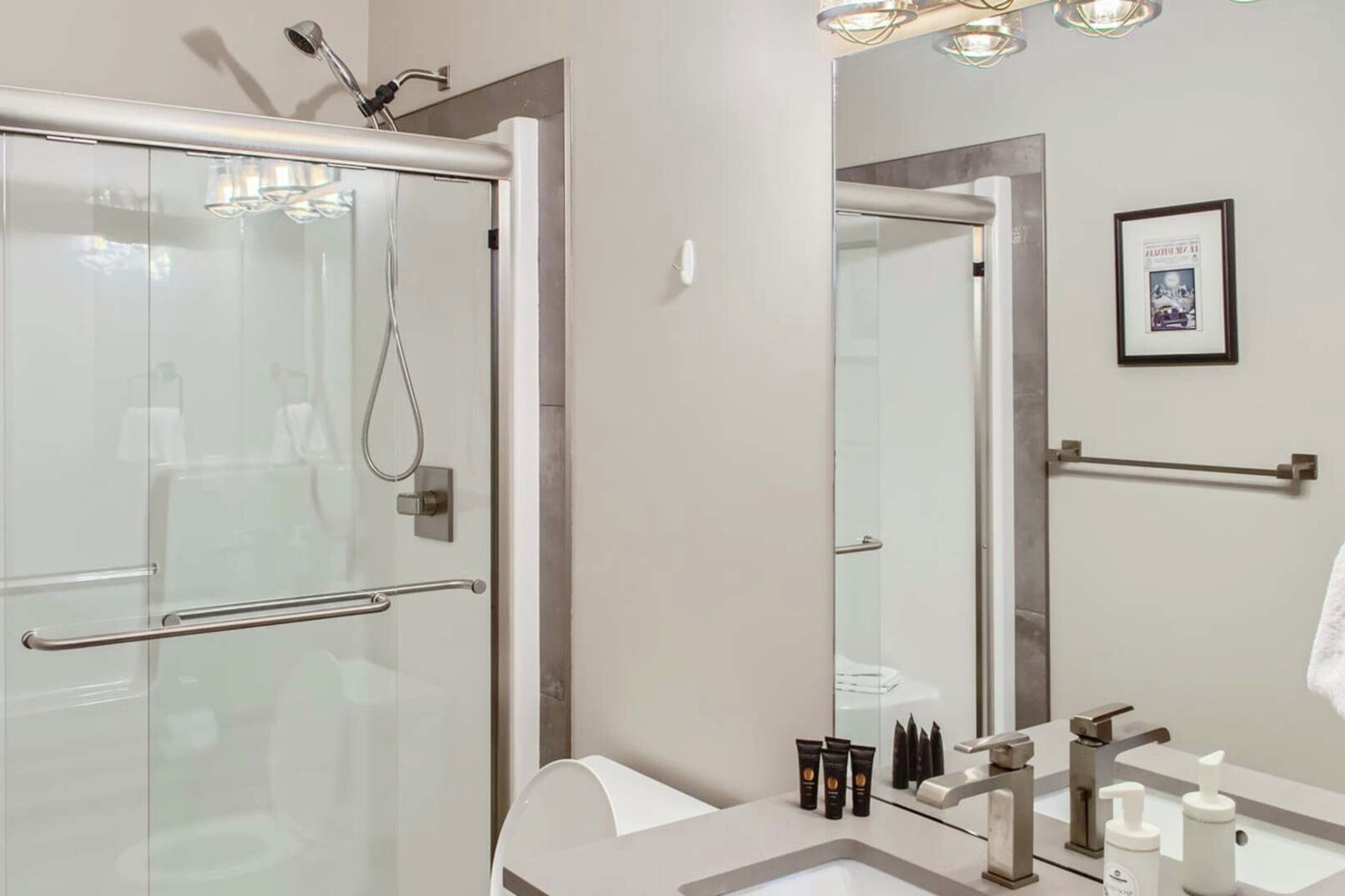 B408 - Bathroom