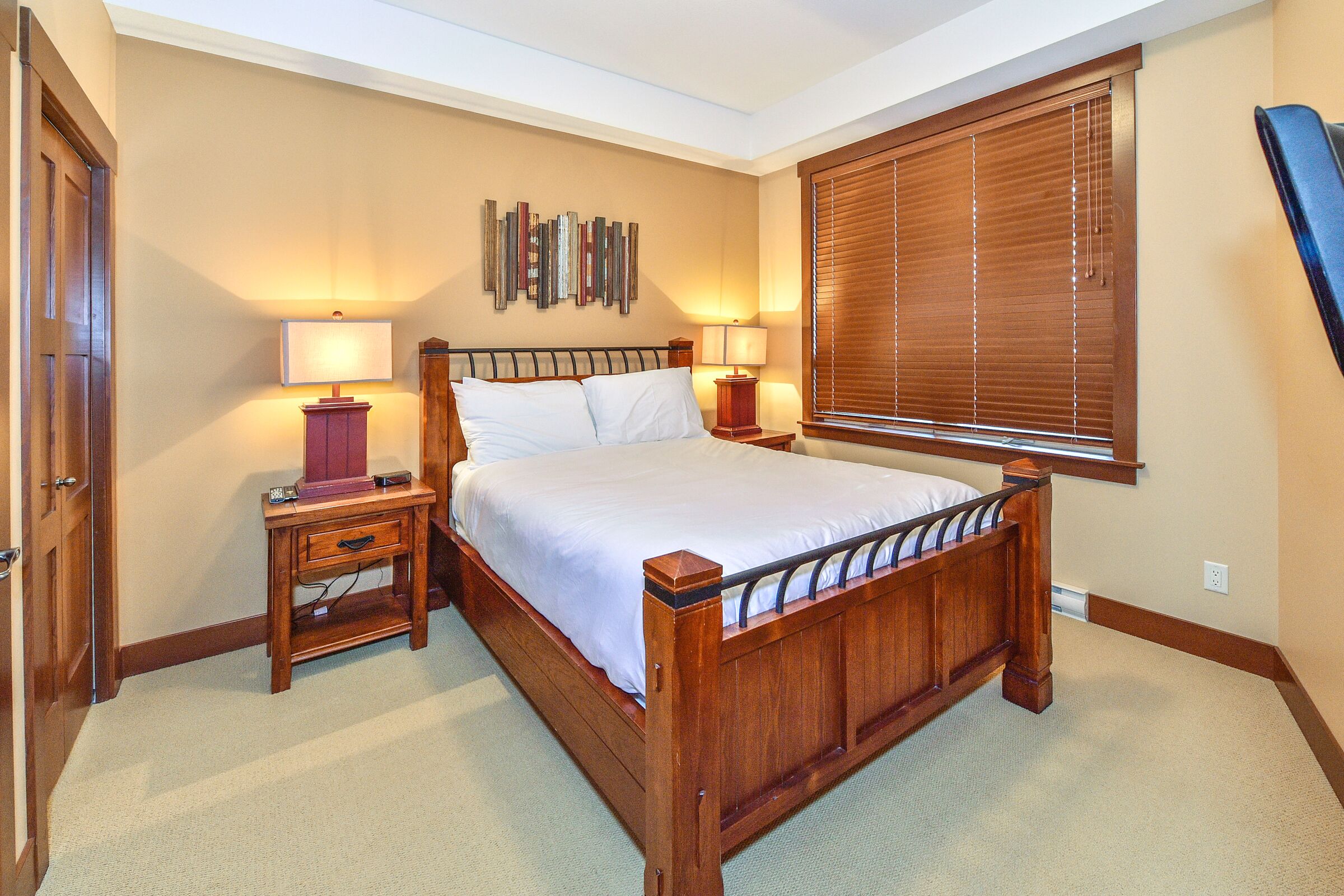 C402 - Bedroom