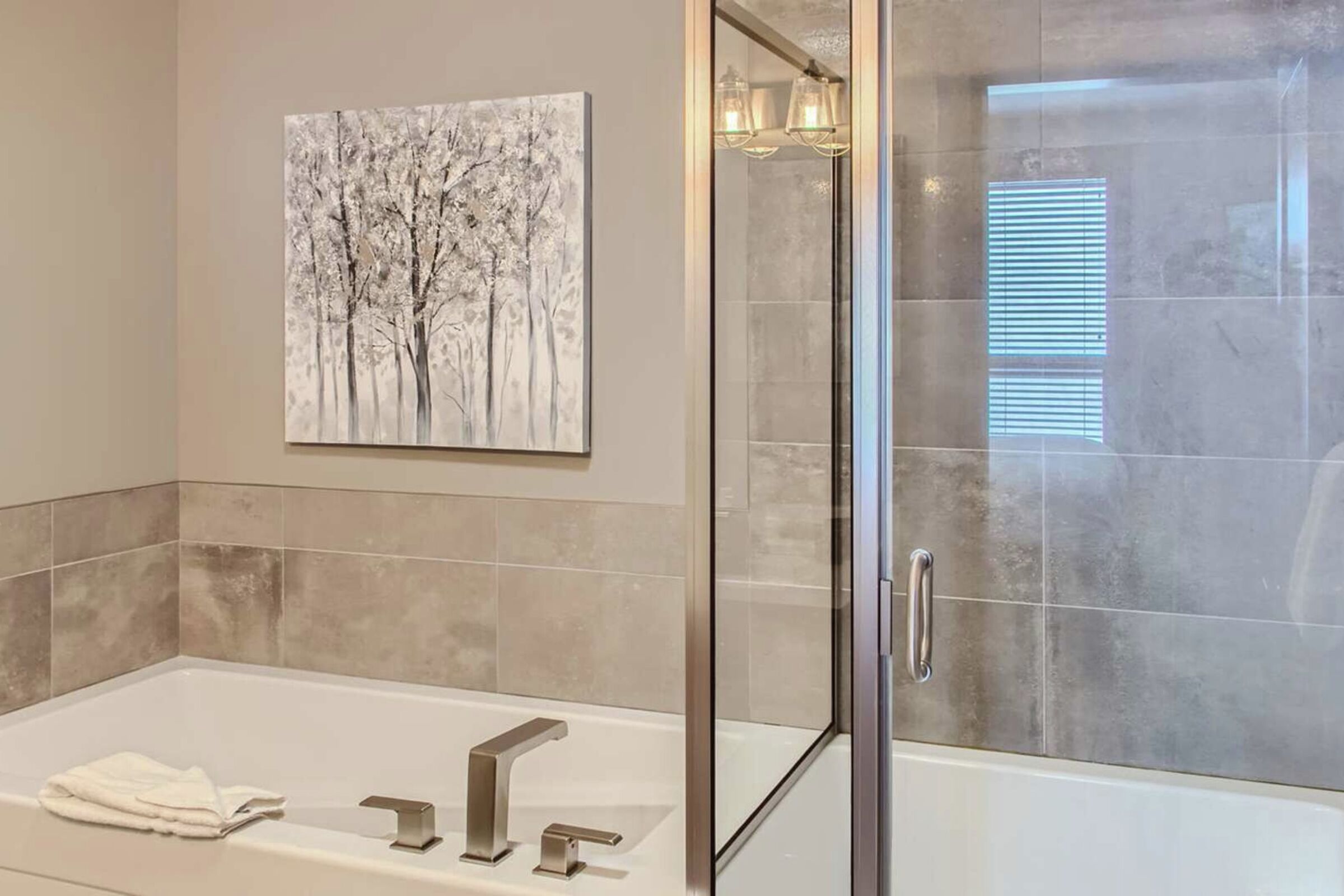 B204 - Master Ensuite Bathroom