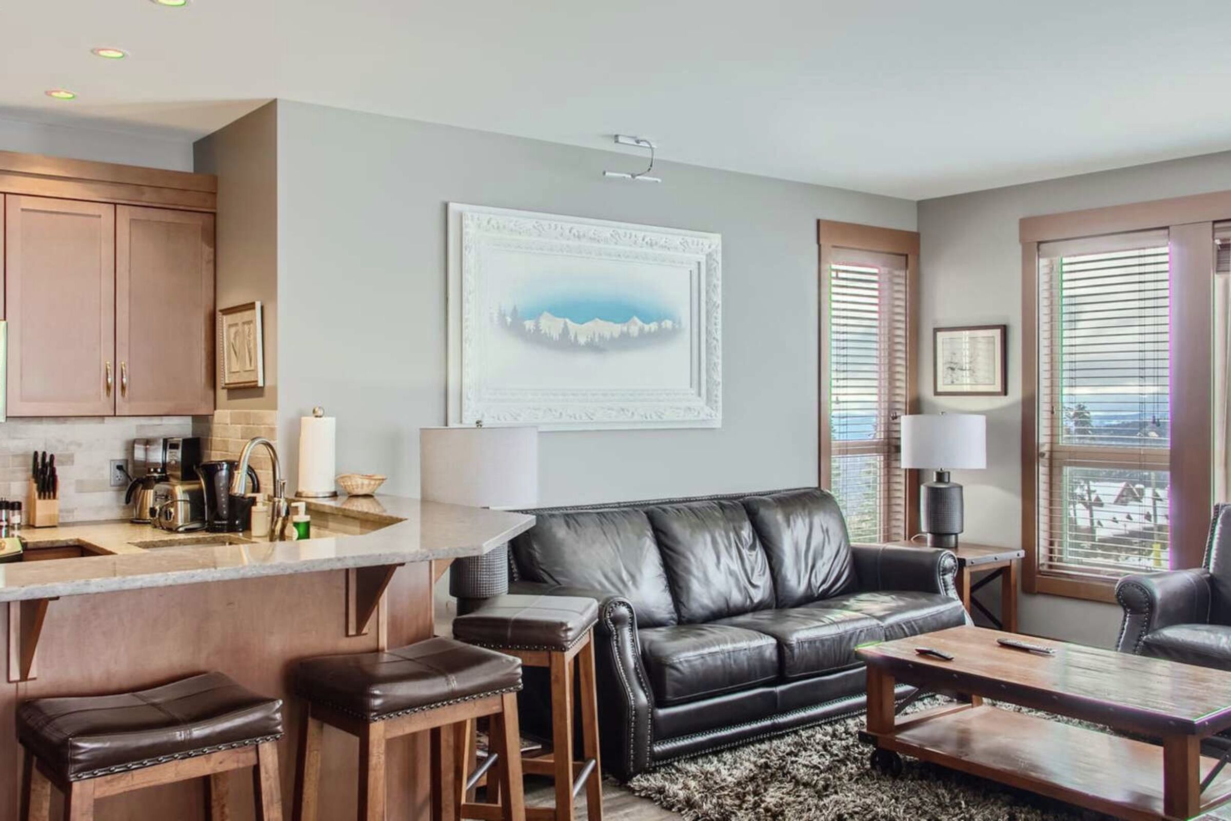 B204 - Living Room & Kitchen 