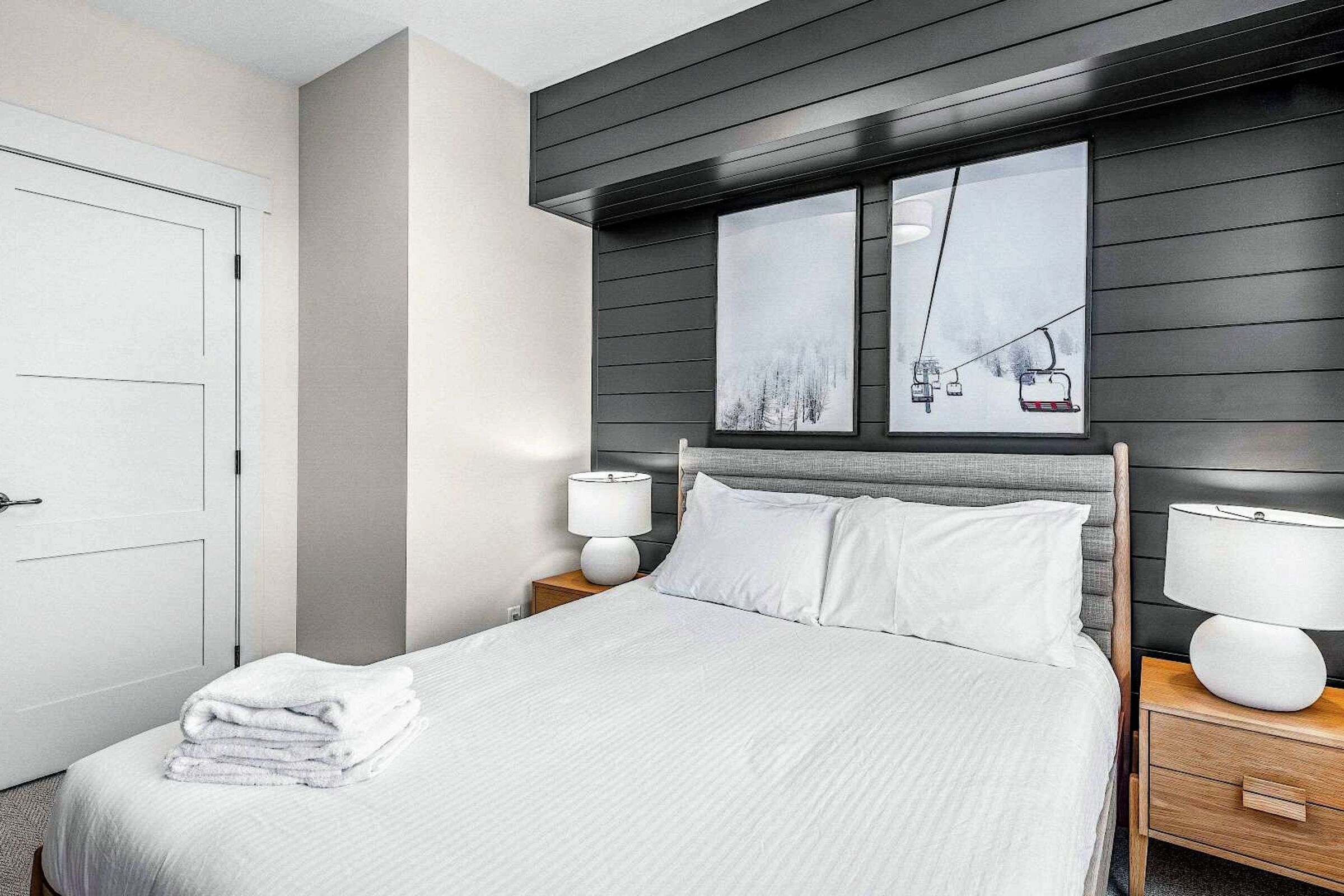 C106 - Bedroom