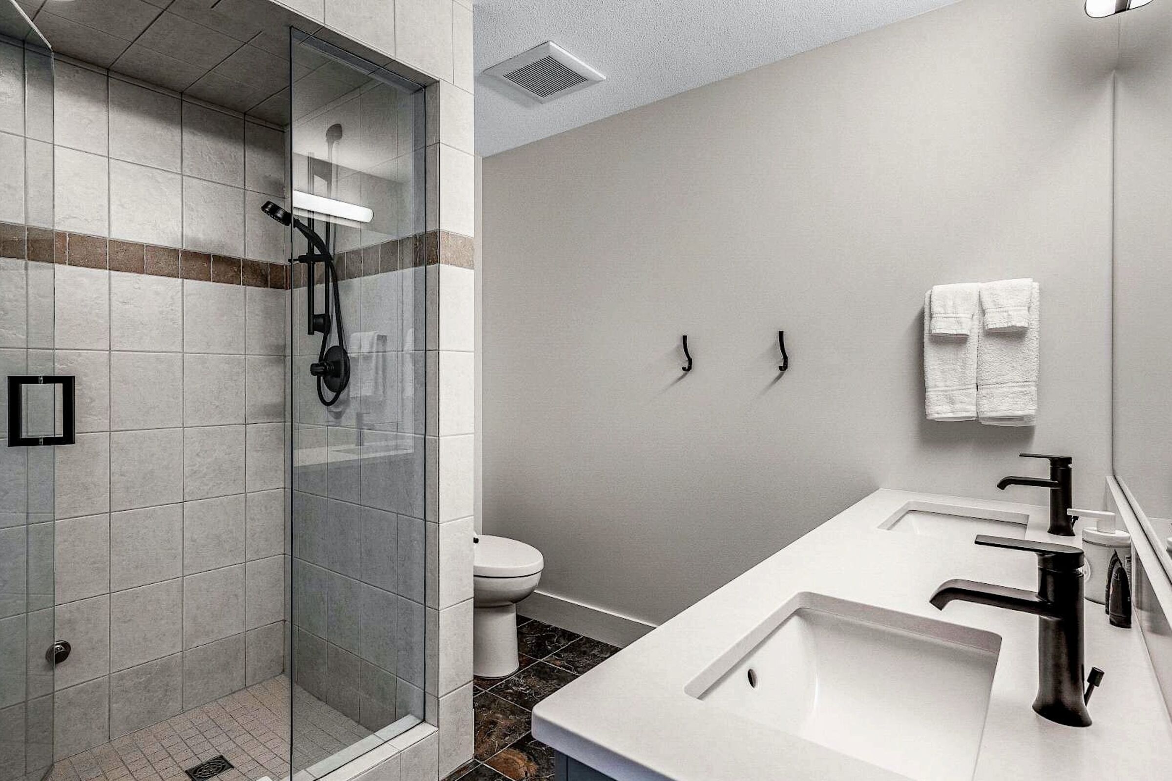 C106 - Master Ensuite Bathroom