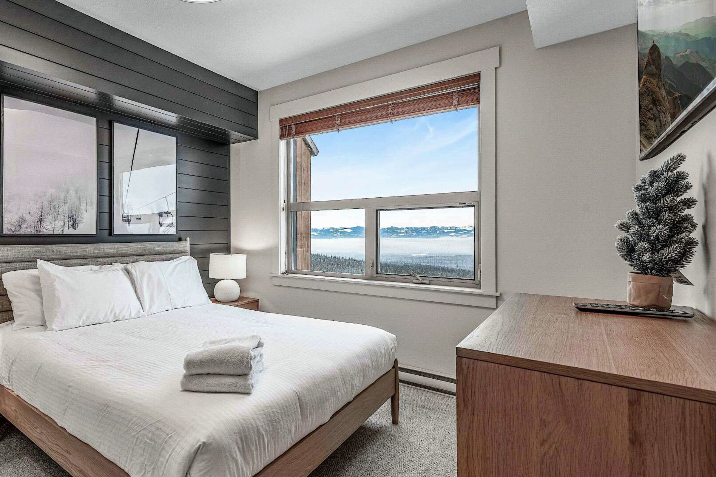 C106 - Bedroom