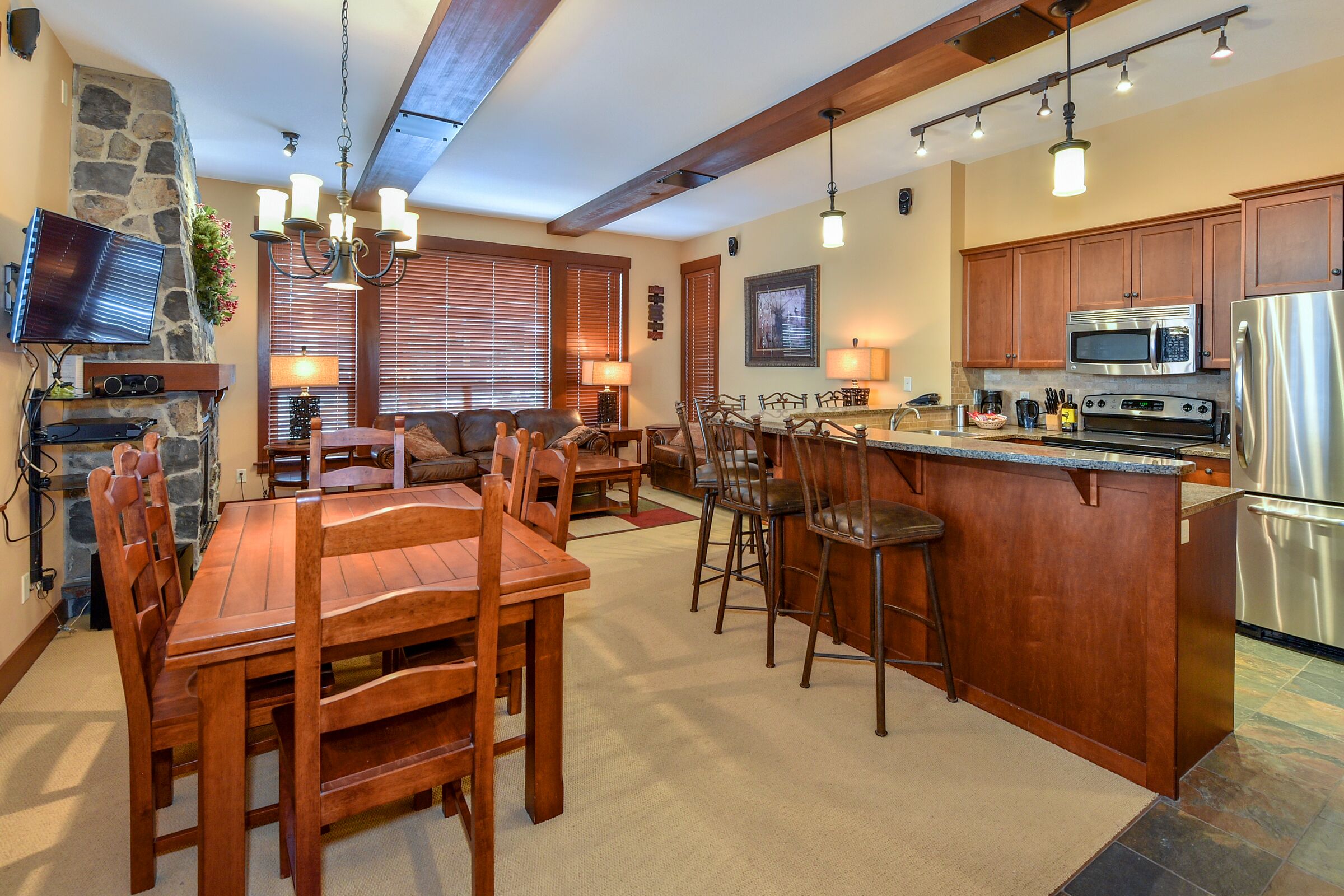 C403 - Dining Room & Kitchen