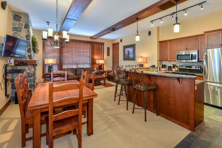 Dining Room & Kitchen