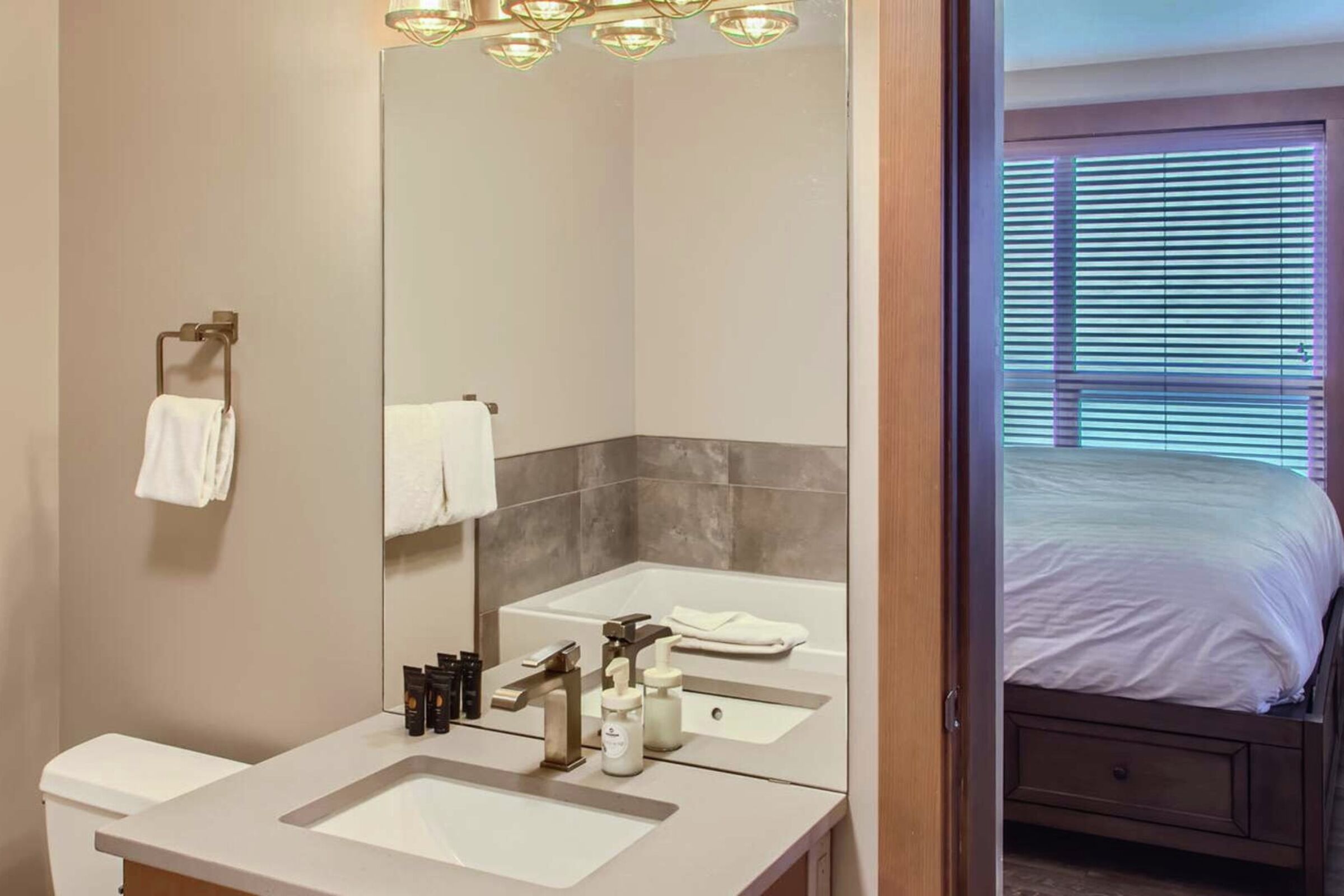 Master Ensuite Bathroom