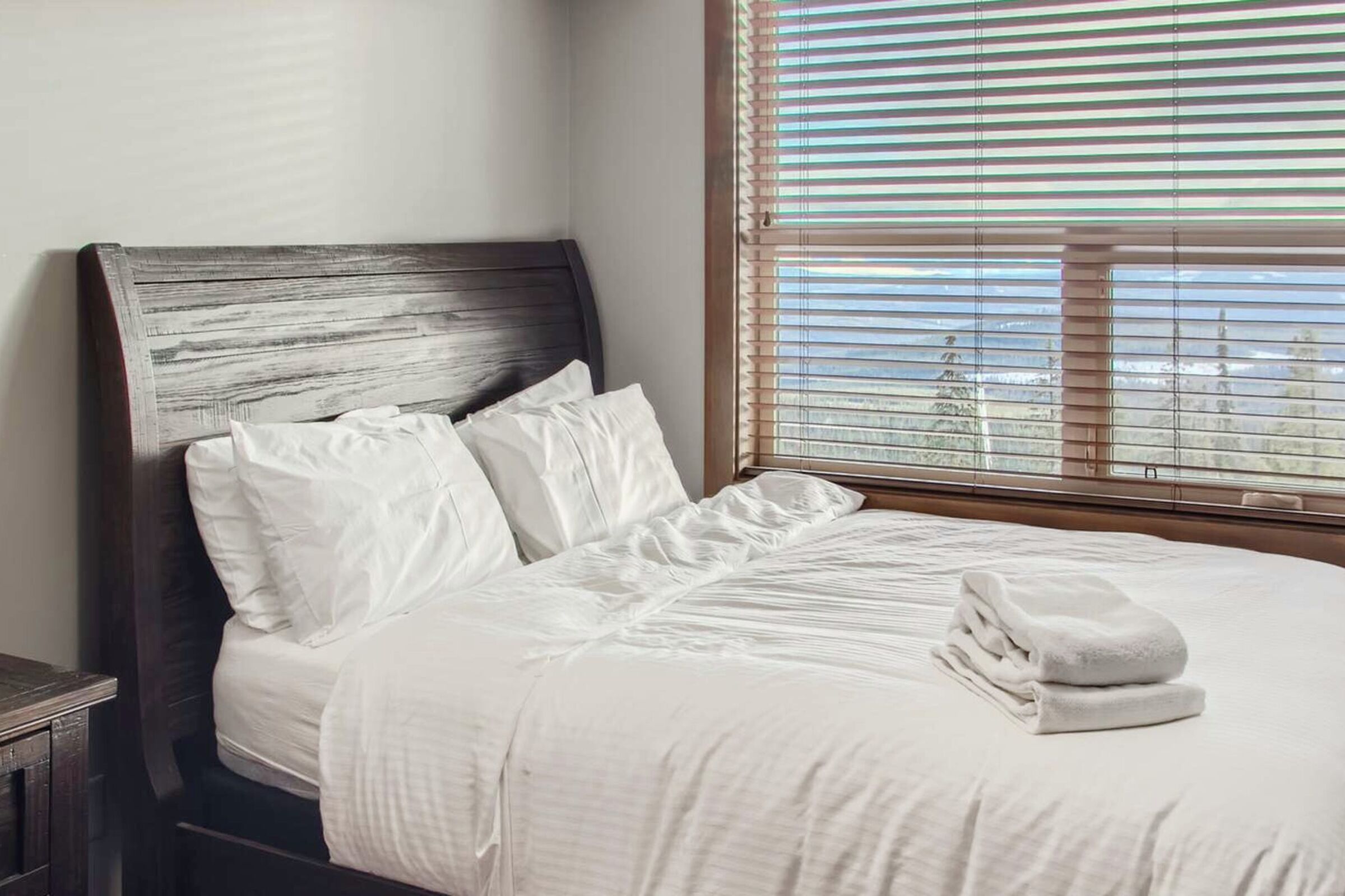 B302 - Bedroom