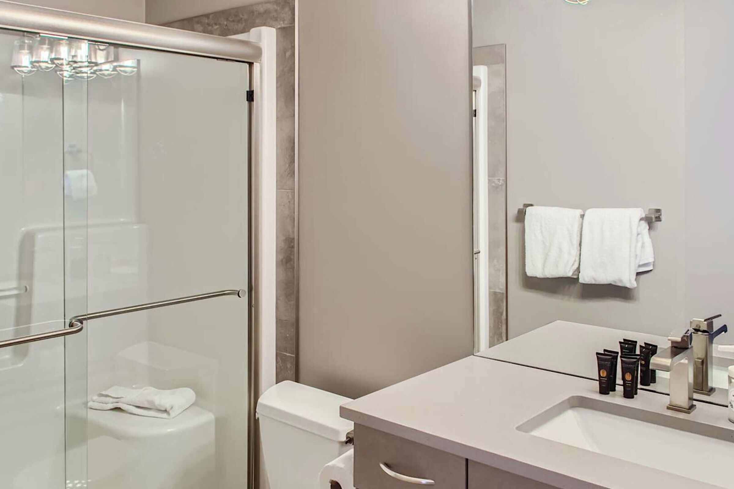 B302 - Bathroom