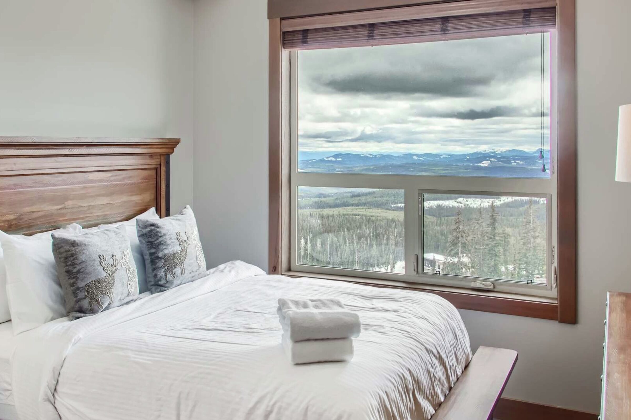B401 - Bedroom