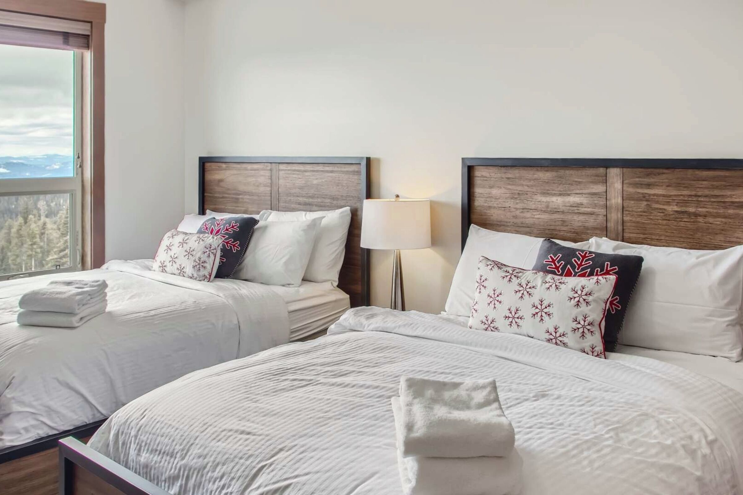 B401 - Bedroom