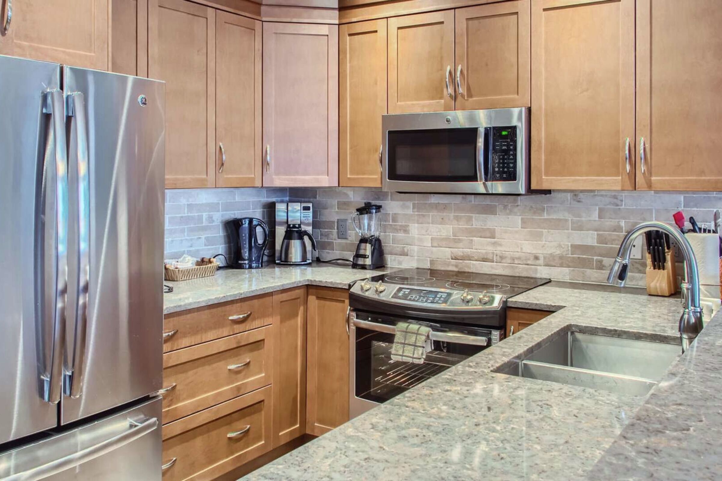 B303 - Kitchen