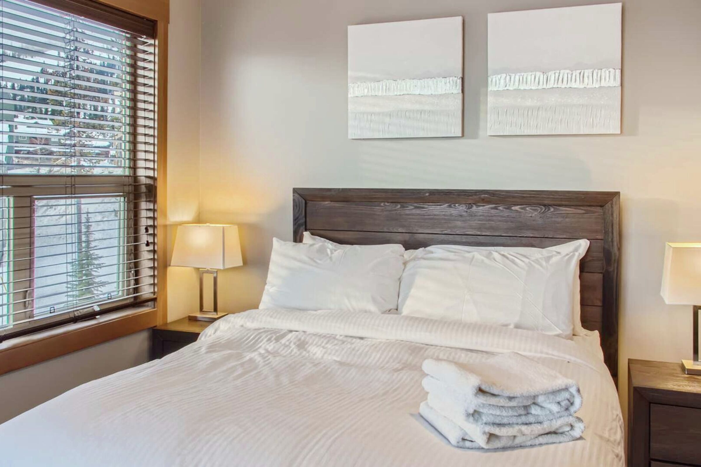 B303 - Bedroom