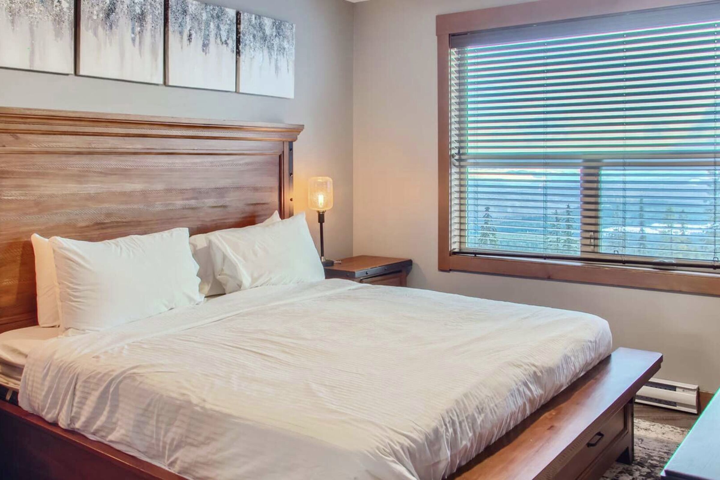 B303 - Bedroom