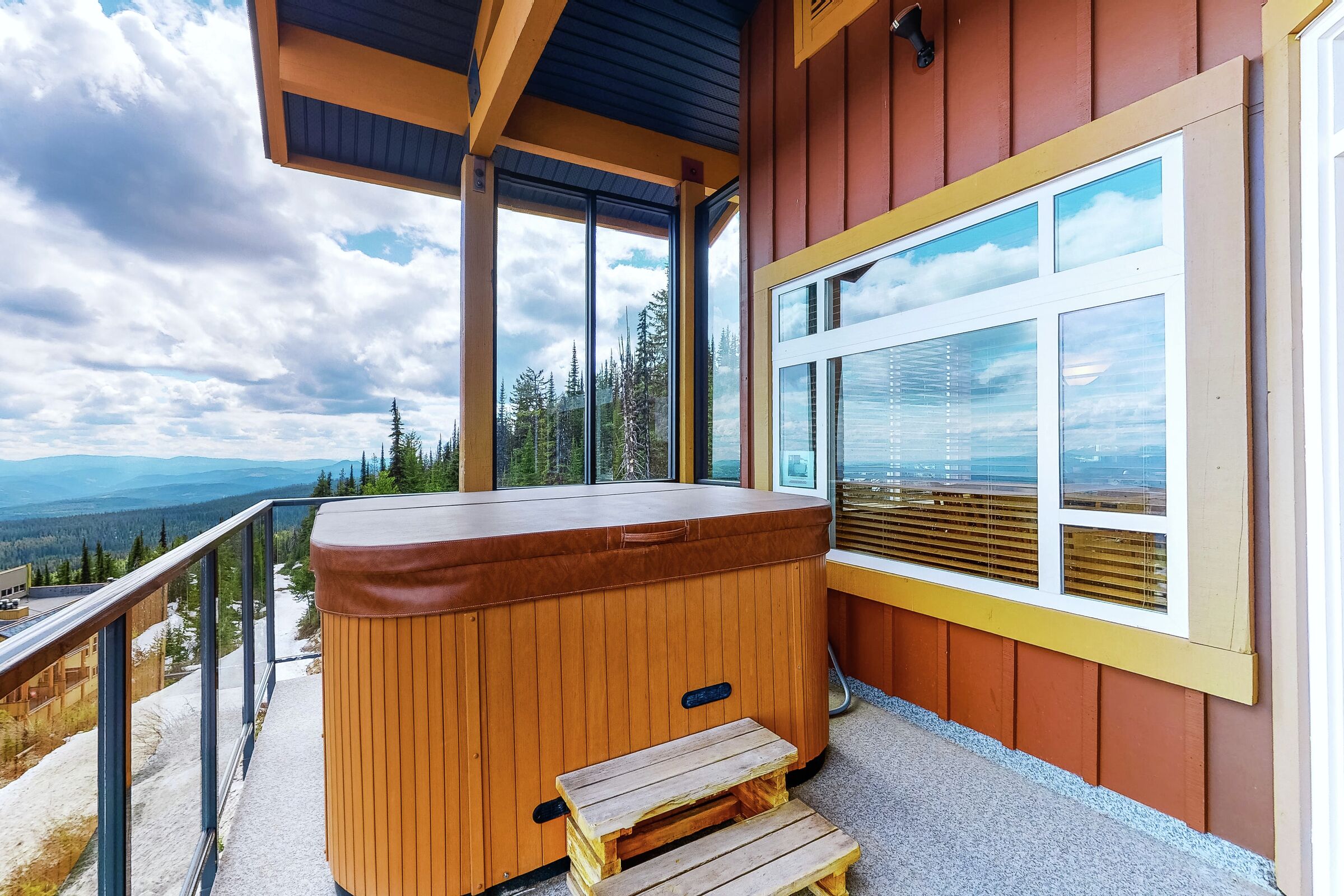 Balcony with Hot Tub