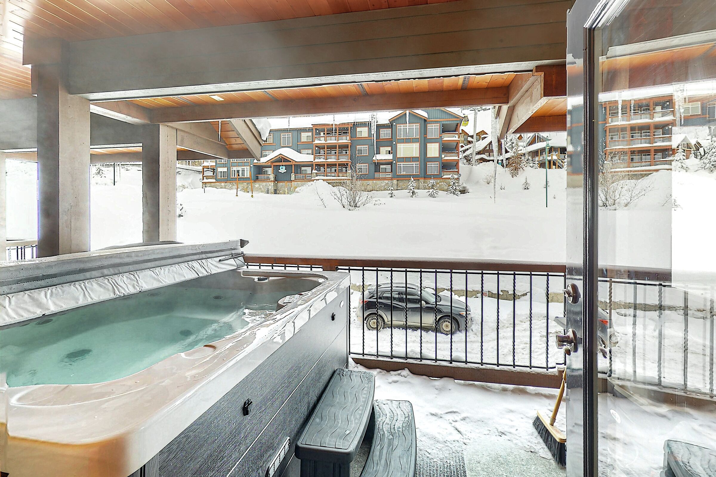Balcony with Hot Tub