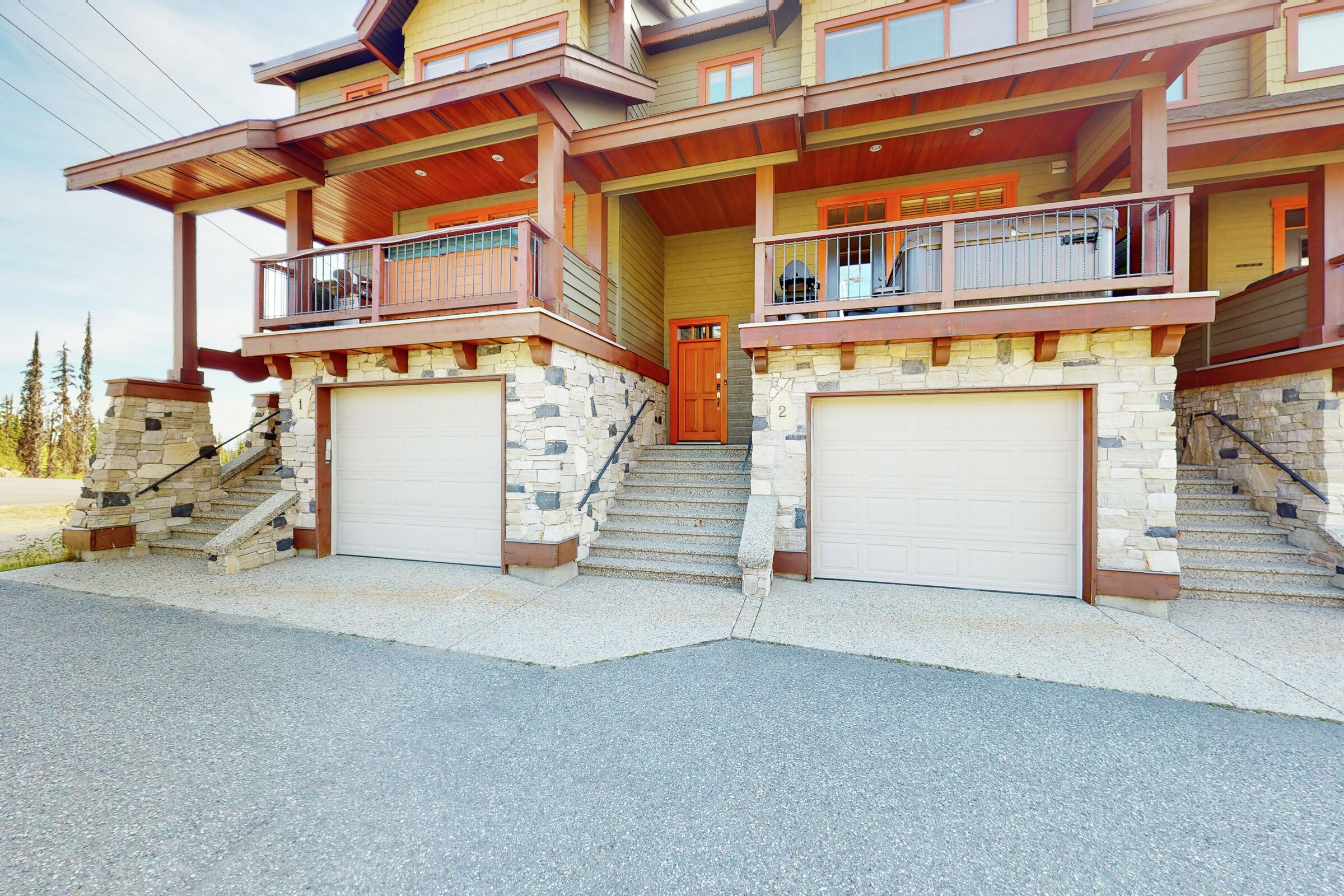 Blacksmith Lodge at Big White Mountain