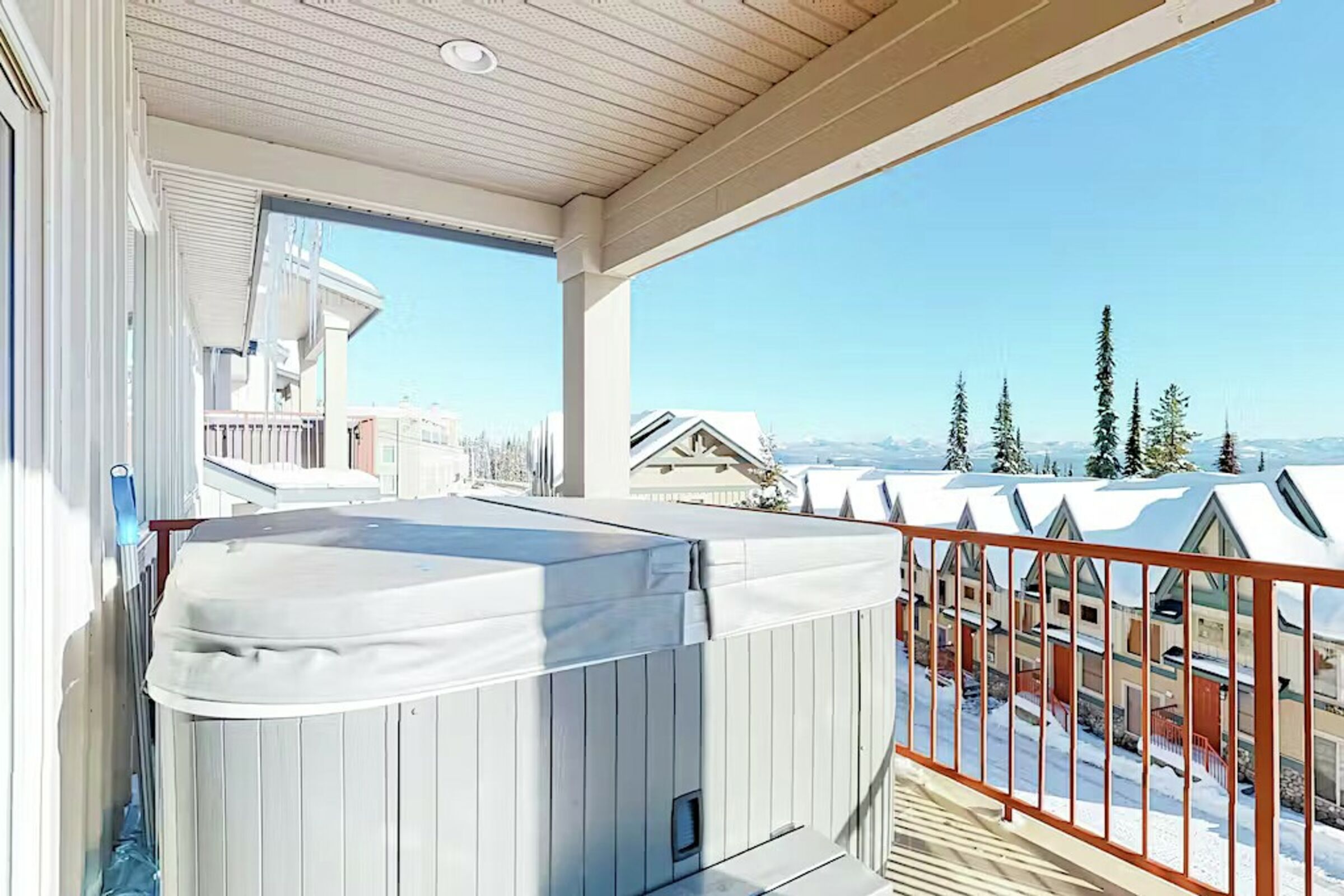 Balcony with Hot Tub