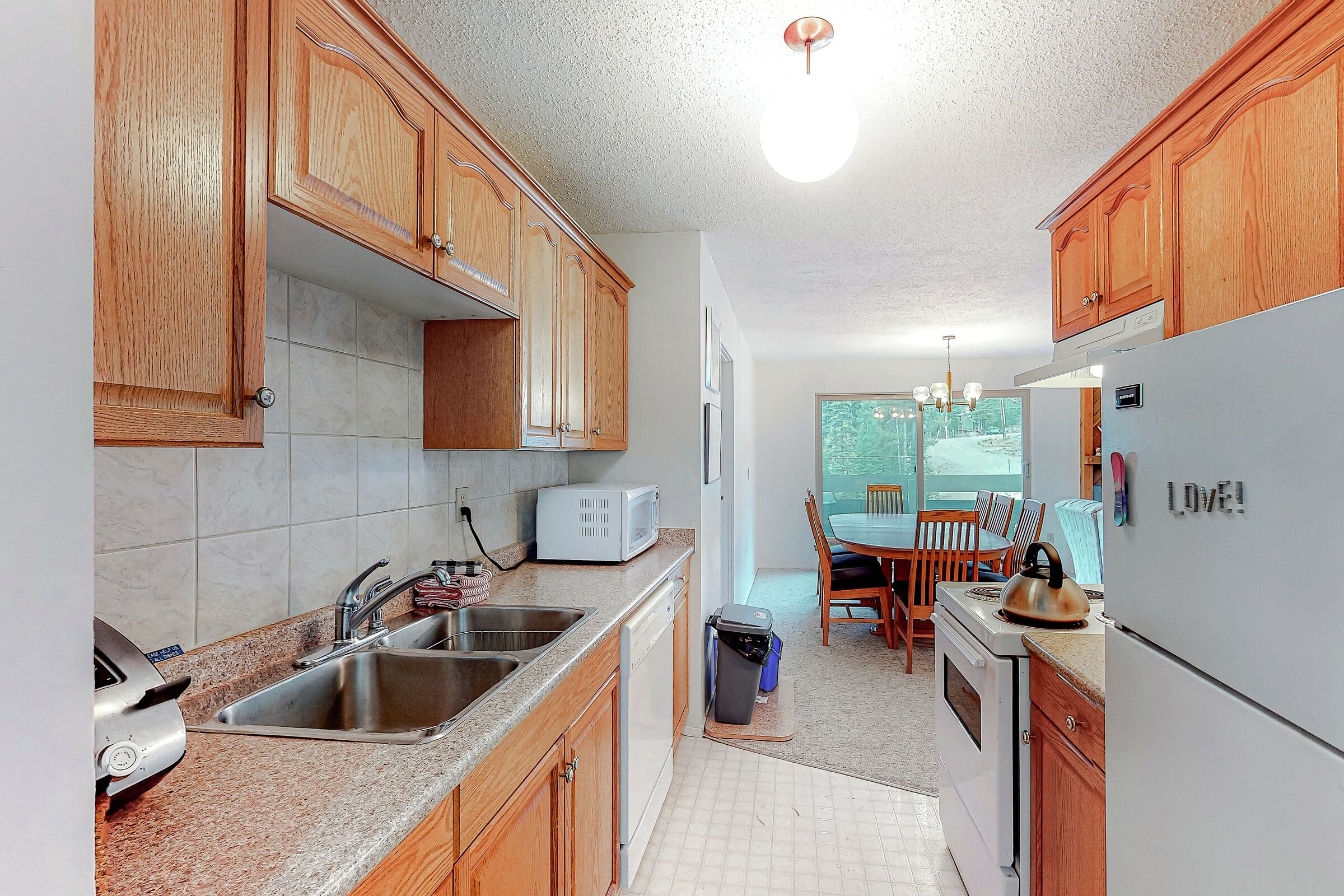 Kitchen & Dining Room