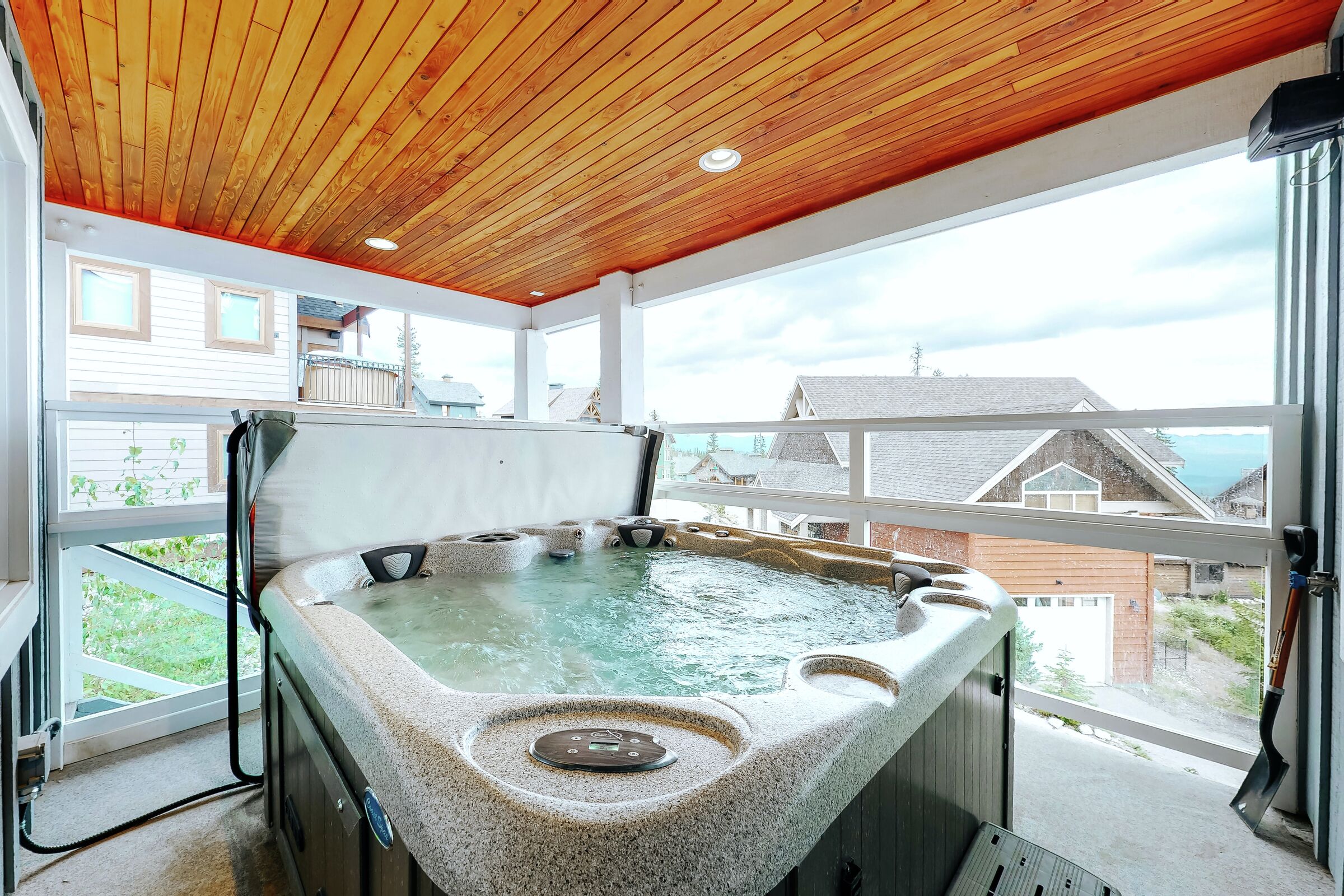 Balcony with Hot Tub