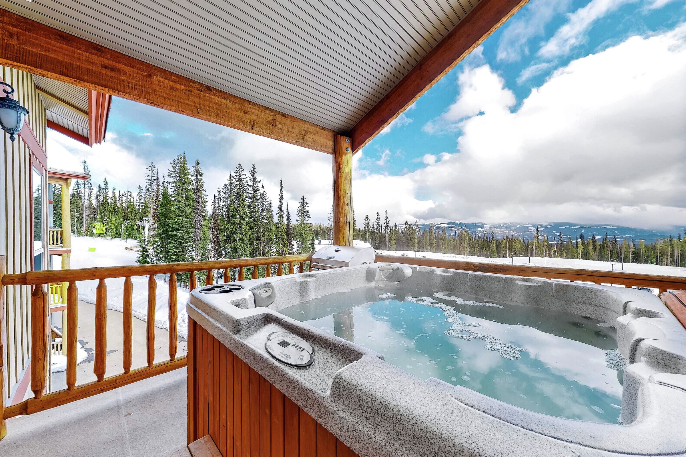 Balcony with BBQ and Hot Tub