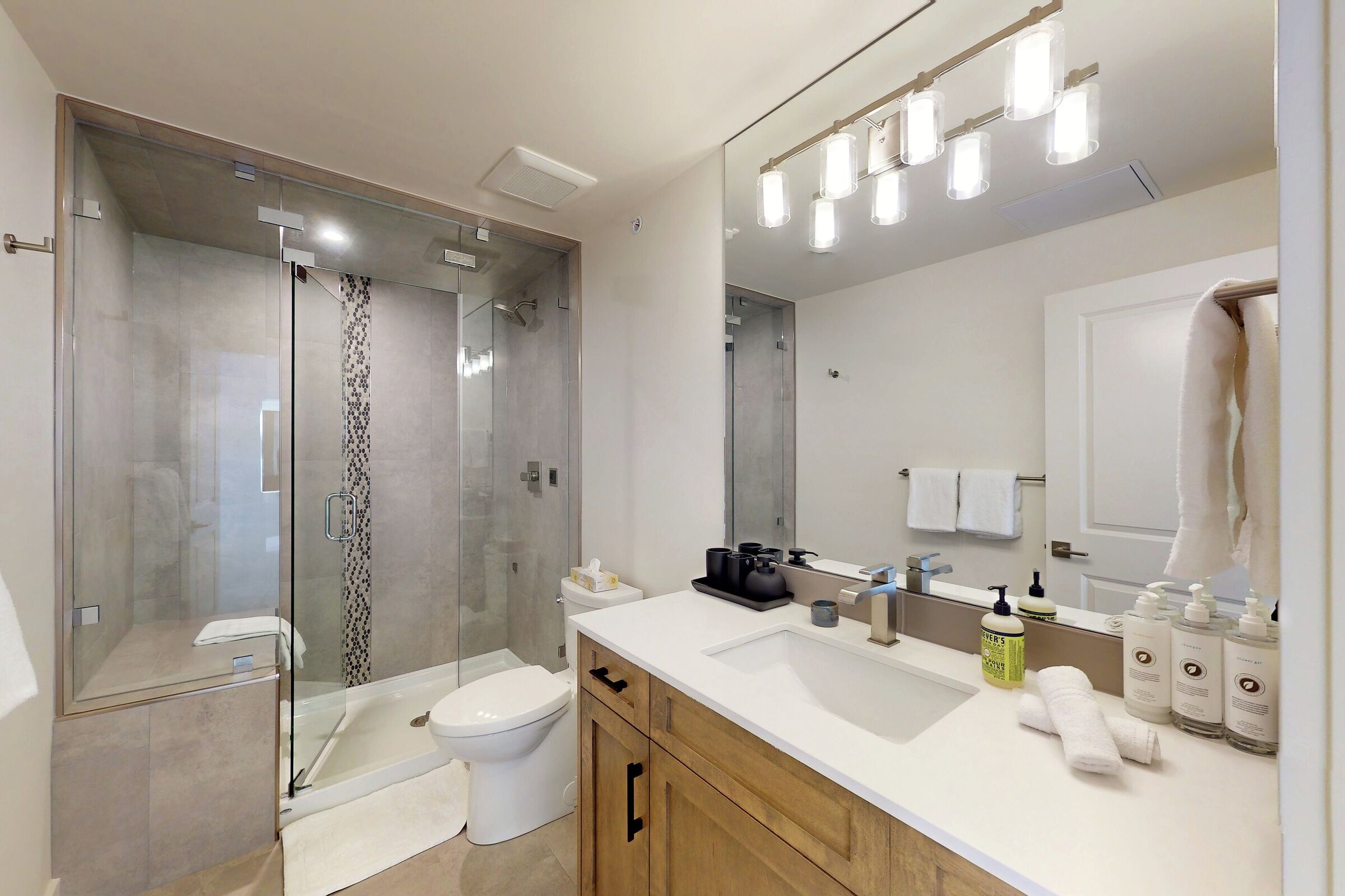 #9E - Master Ensuite Bathroom