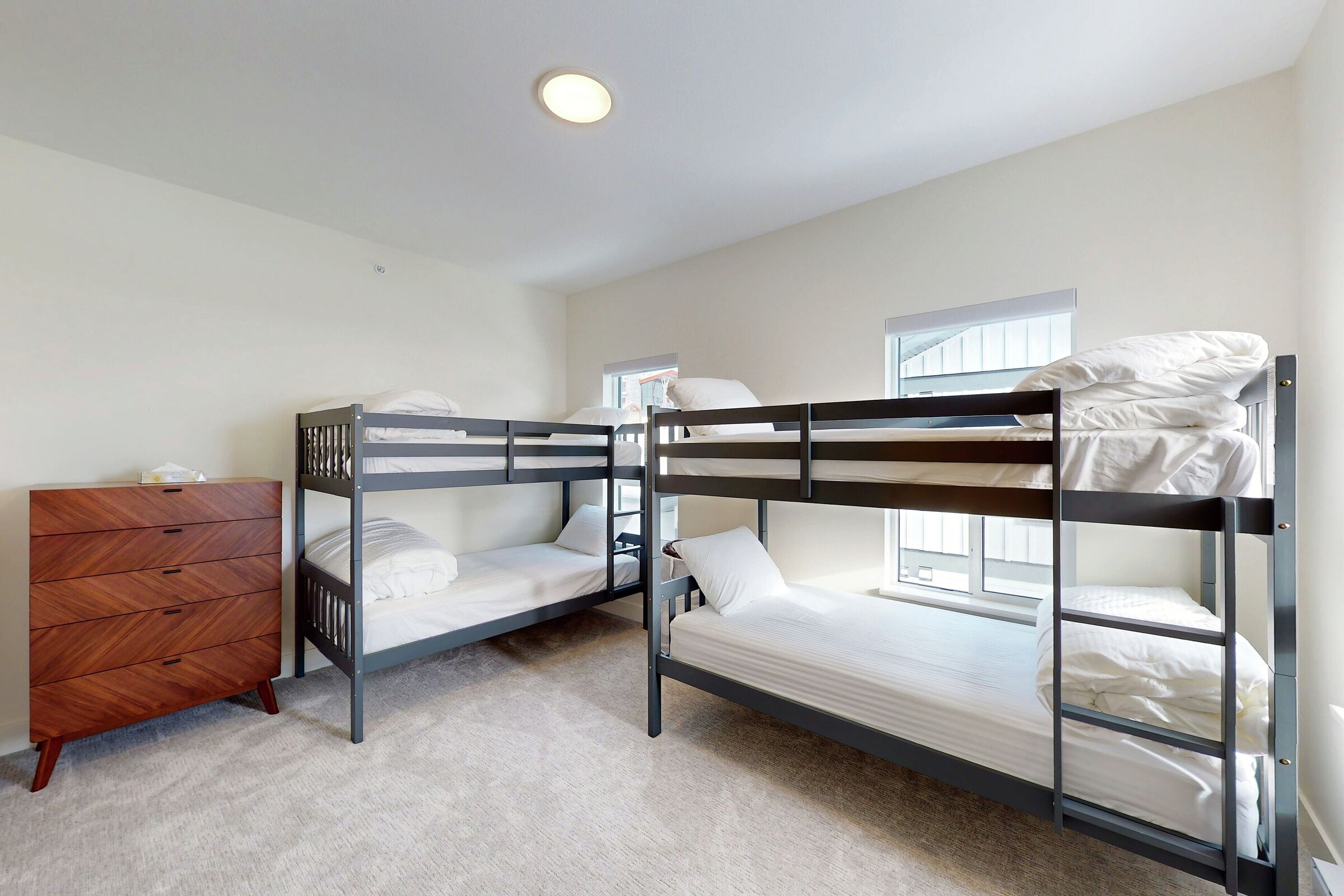 #9E - Bedroom