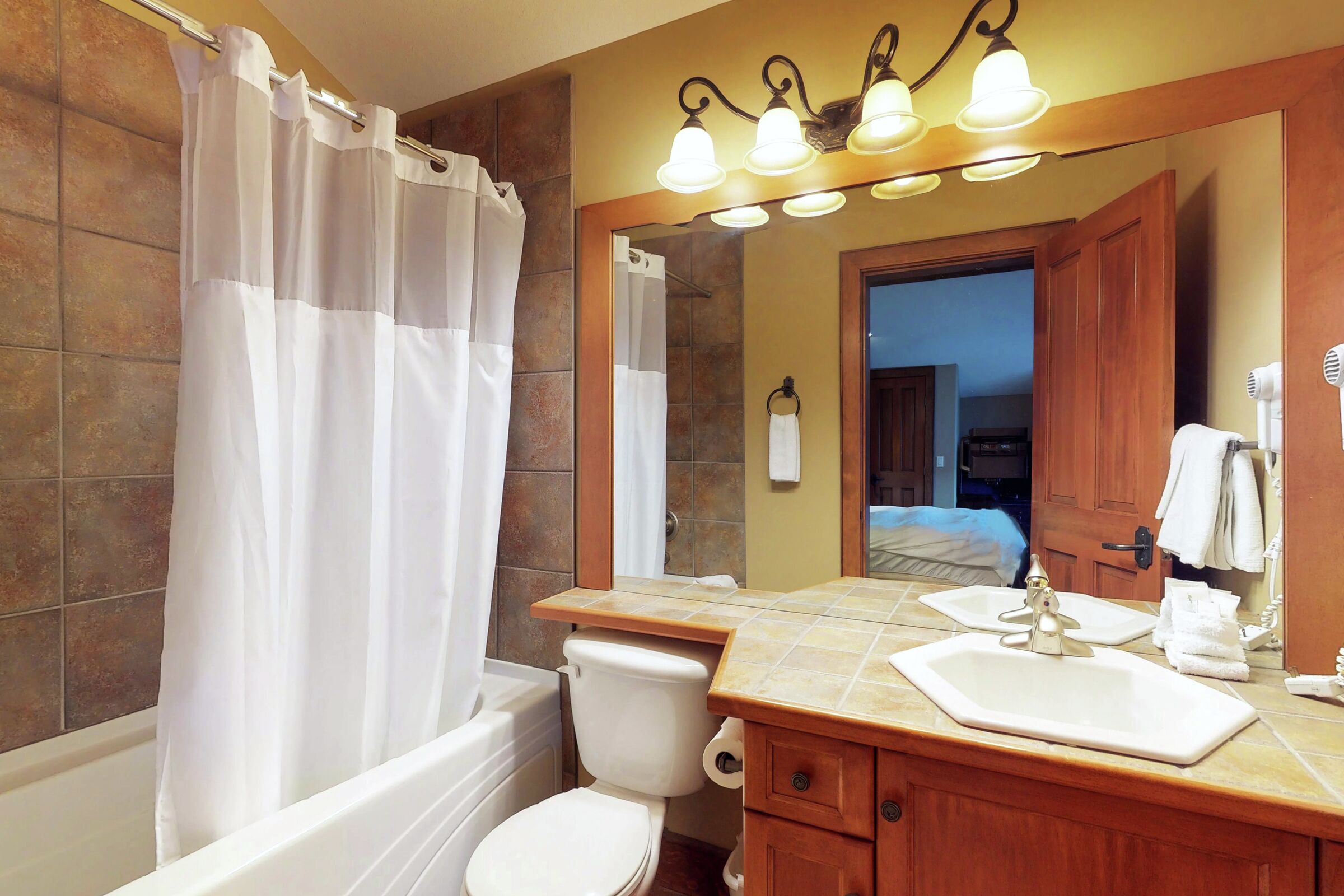 Master Ensuite Bathroom