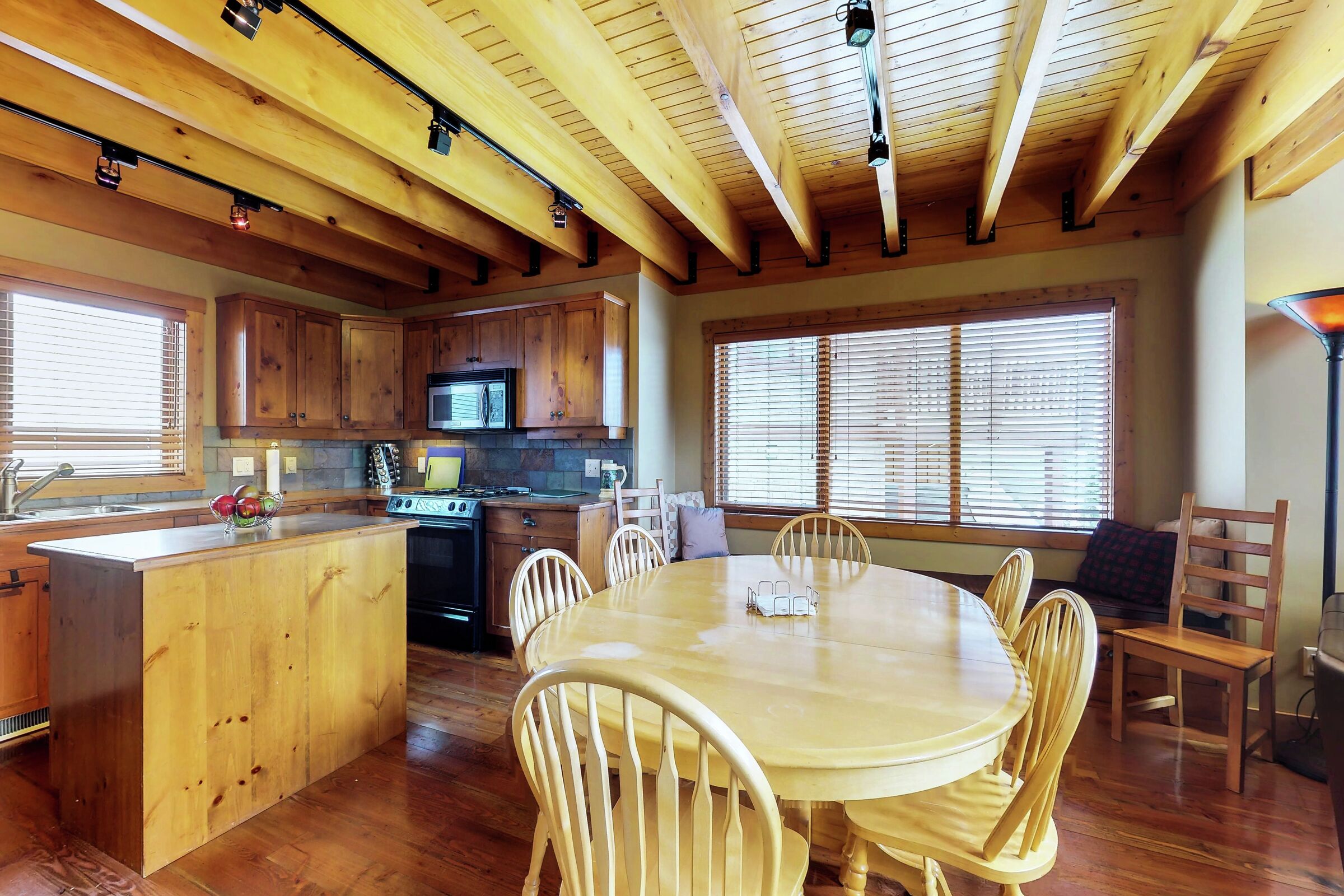 Dining Room & Kitchen