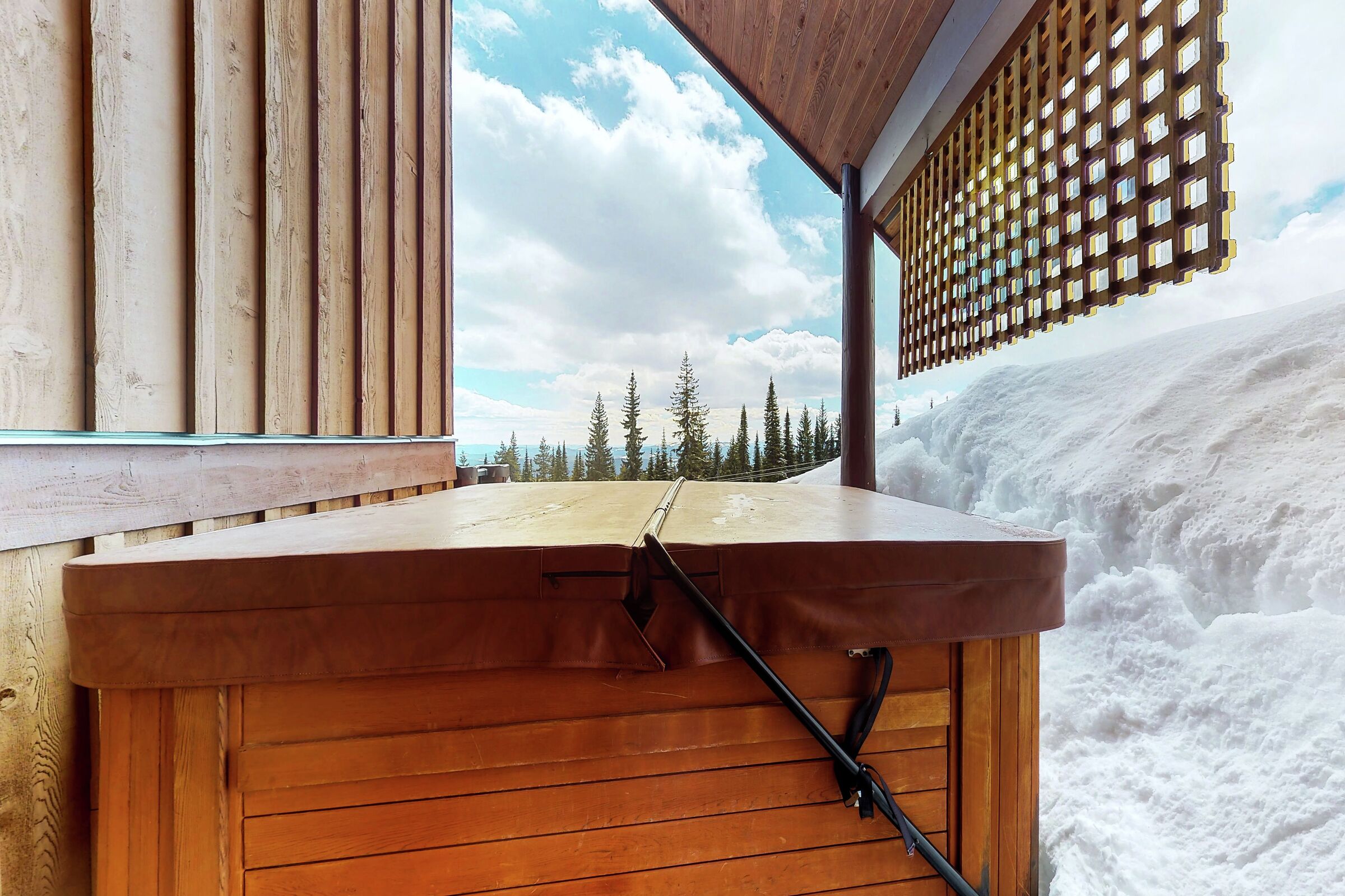 Balcony with Hot Tub