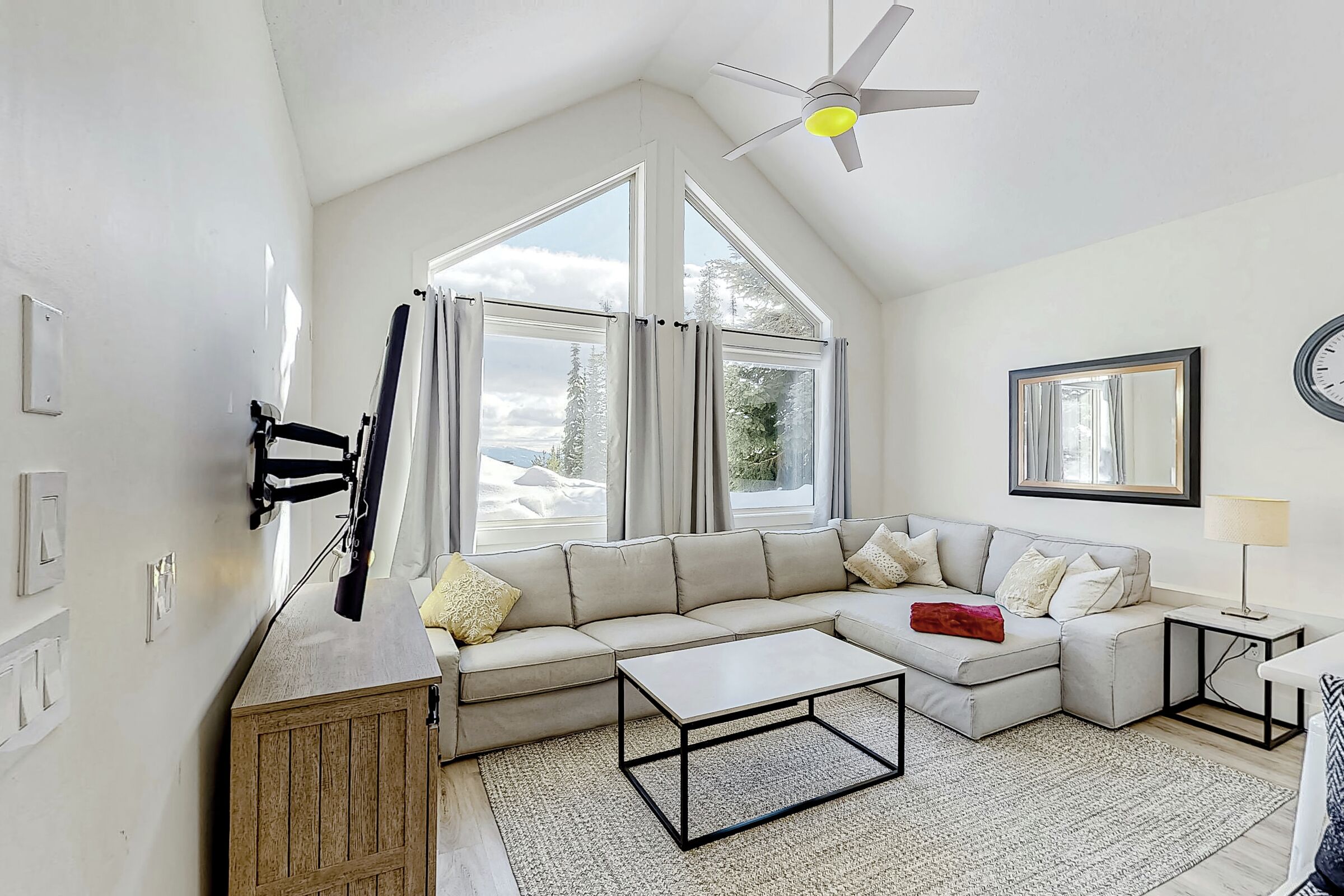 5977 Snow Pines Crescent at Big White Mountain