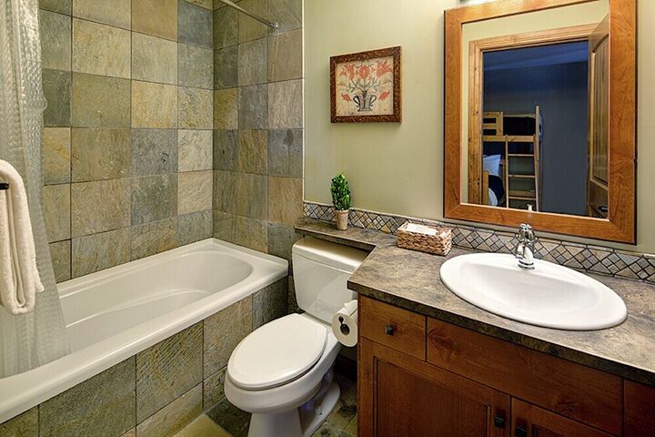 3 Bdrm + Loft 3.5 Bath HT - Bathroom