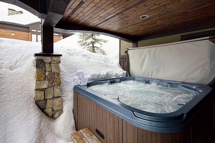 3 Bdrm + Loft 3.5 Bath HT - Patio with Hot Tub