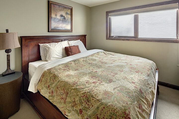 3 Bdrm + Loft 3.5 Bath HT - Bedroom