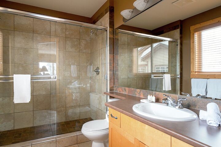 Master Ensuite Bathroom
