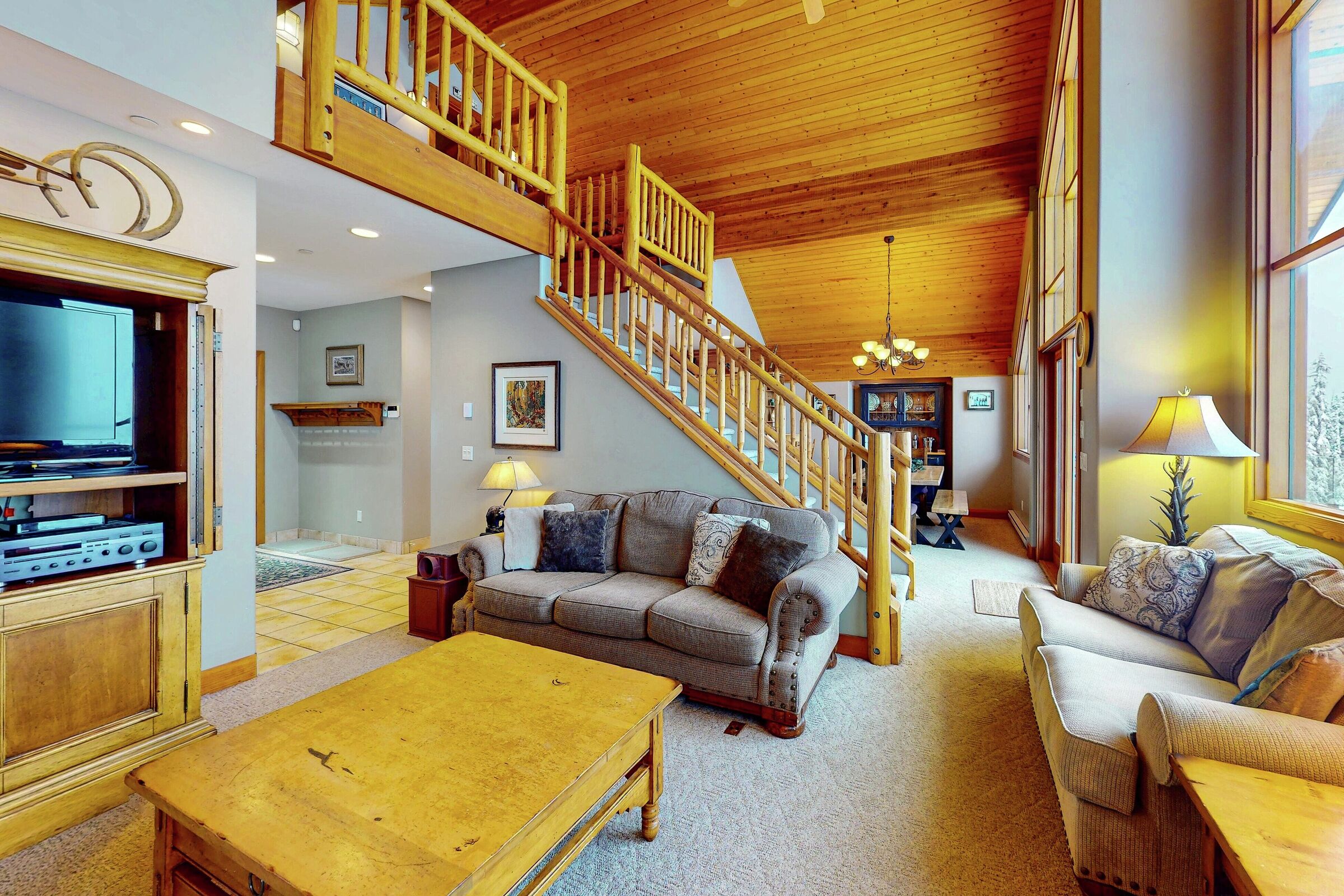 4 Bdrm 3.5 Bath HT - Main Floor Living Area