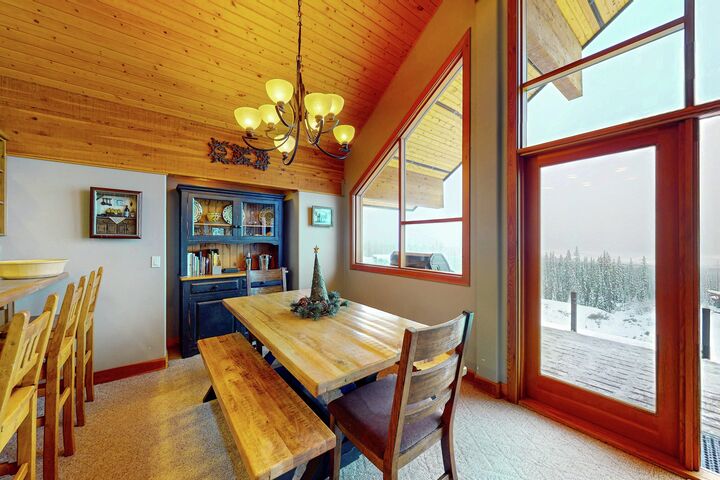 4 Bdrm 3.5 Bath HT - Dining Area