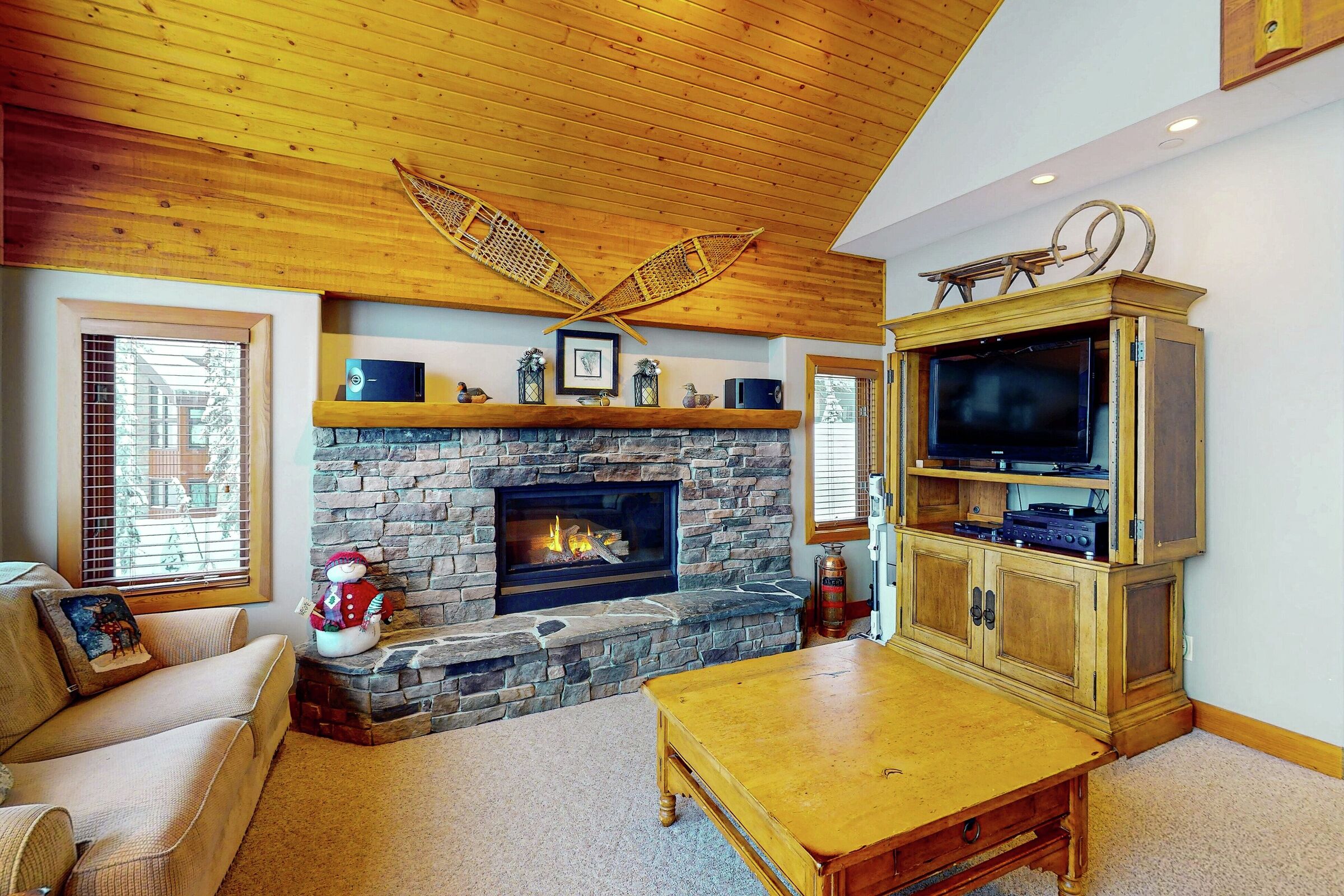 4 Bdrm 3.5 Bath HT - Main Floor Living Area