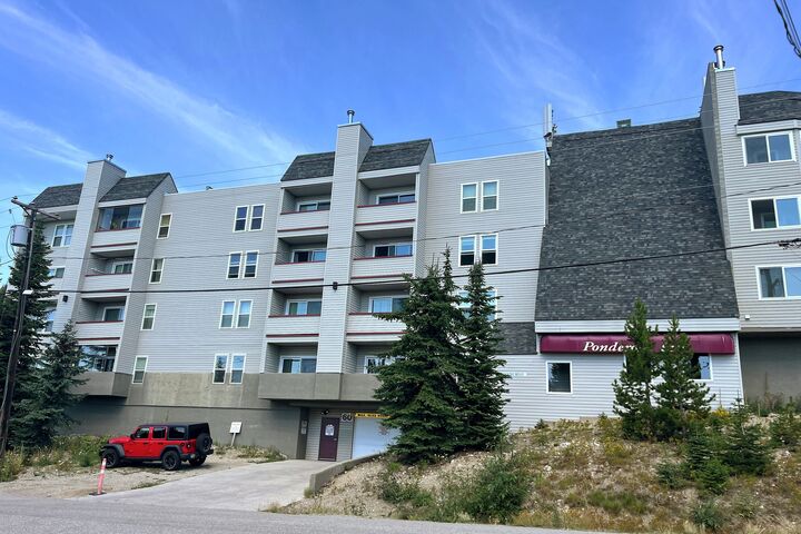 Ponderosa Inn at Big White Mountain